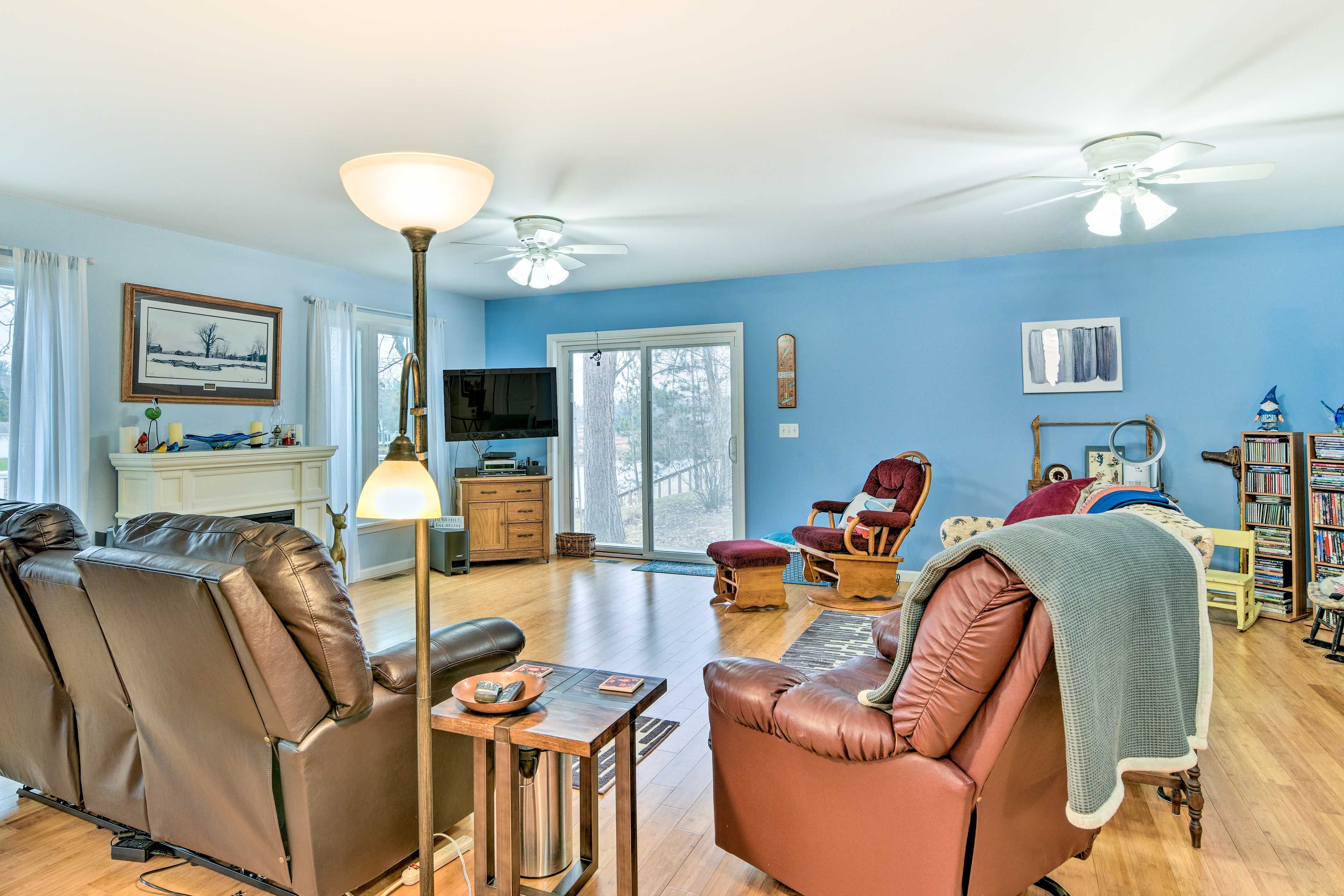 Living Room | Full Futon