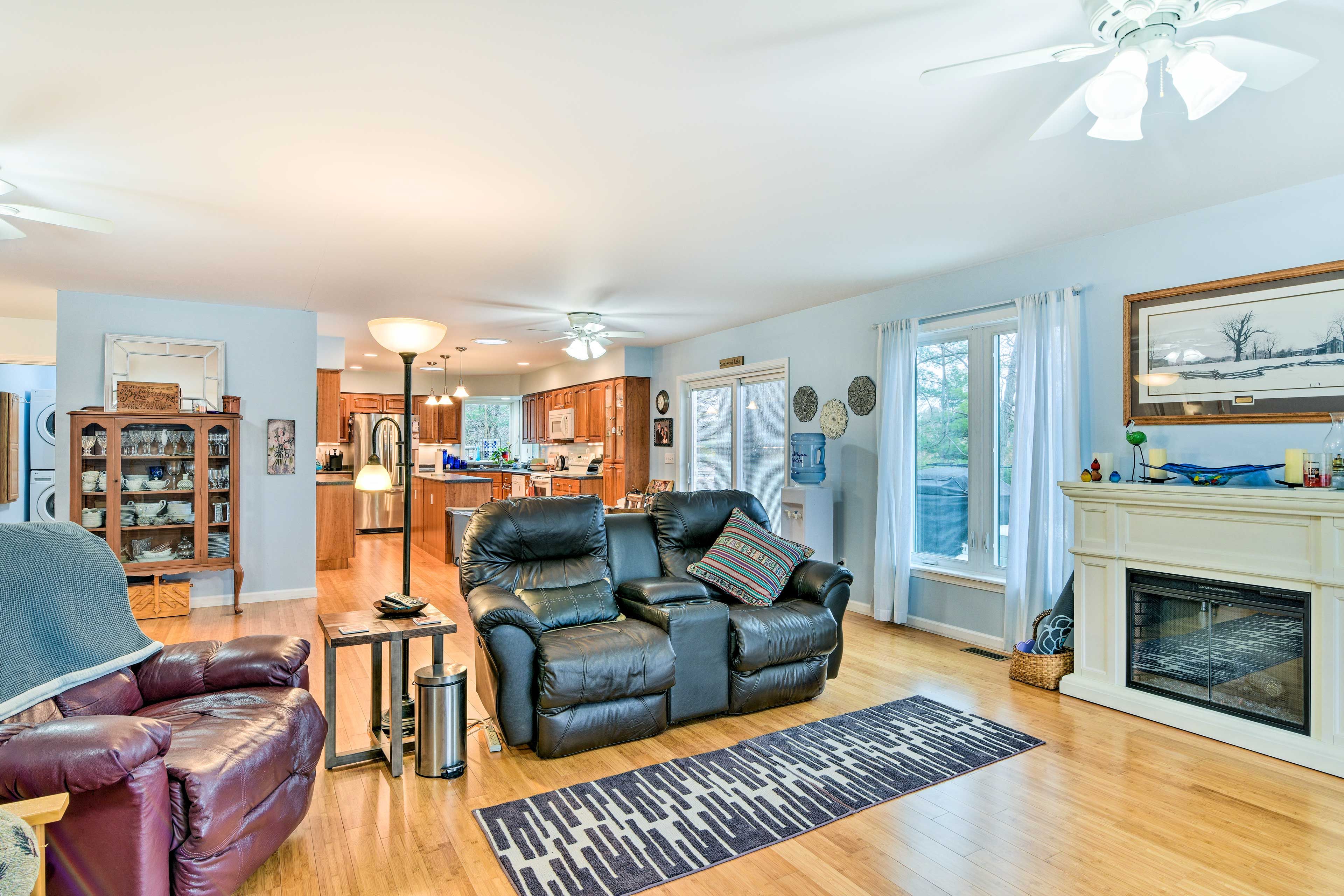 Interior | Open Floor Plan | Free WiFi