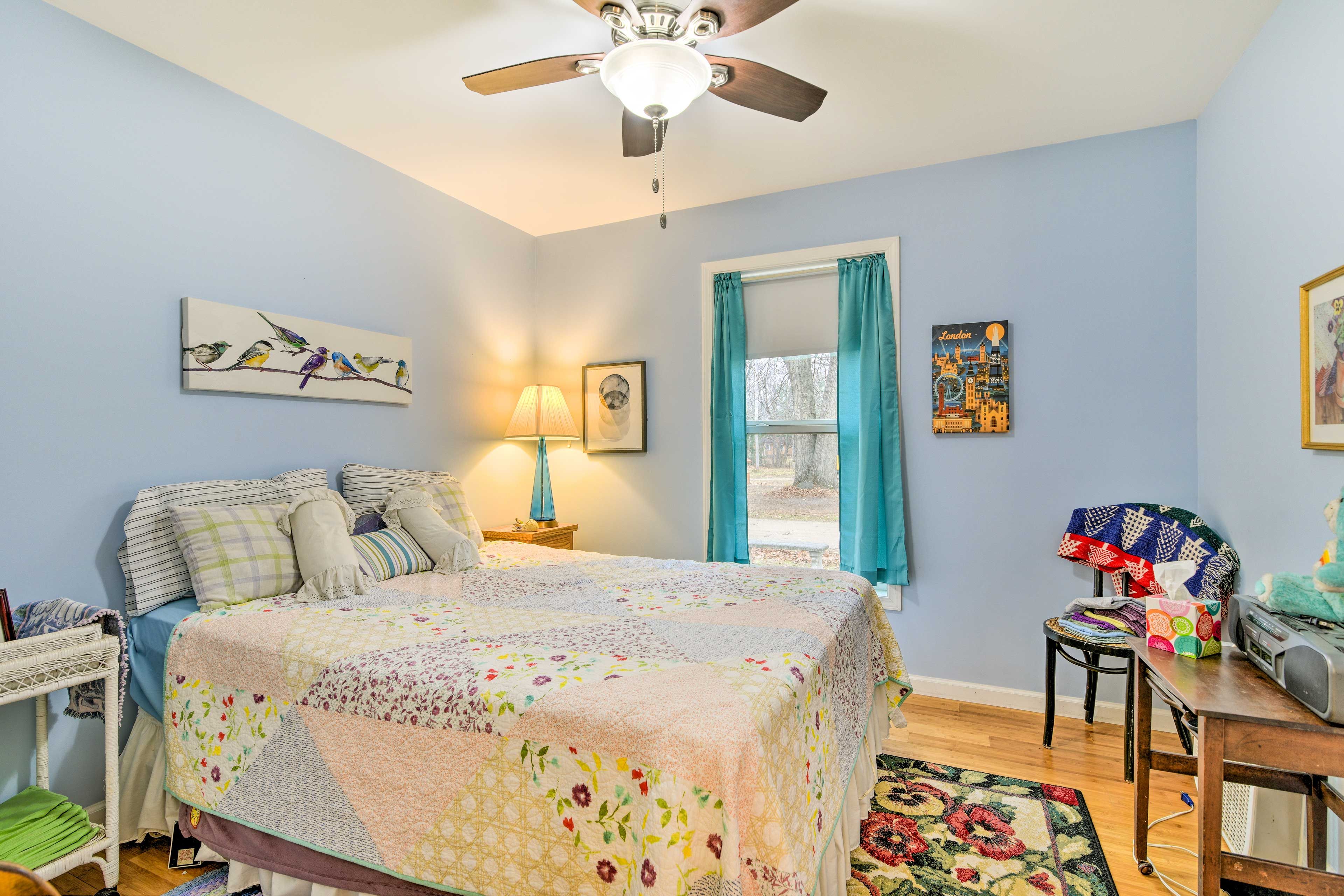 Bedroom 2 | Queen Bed
