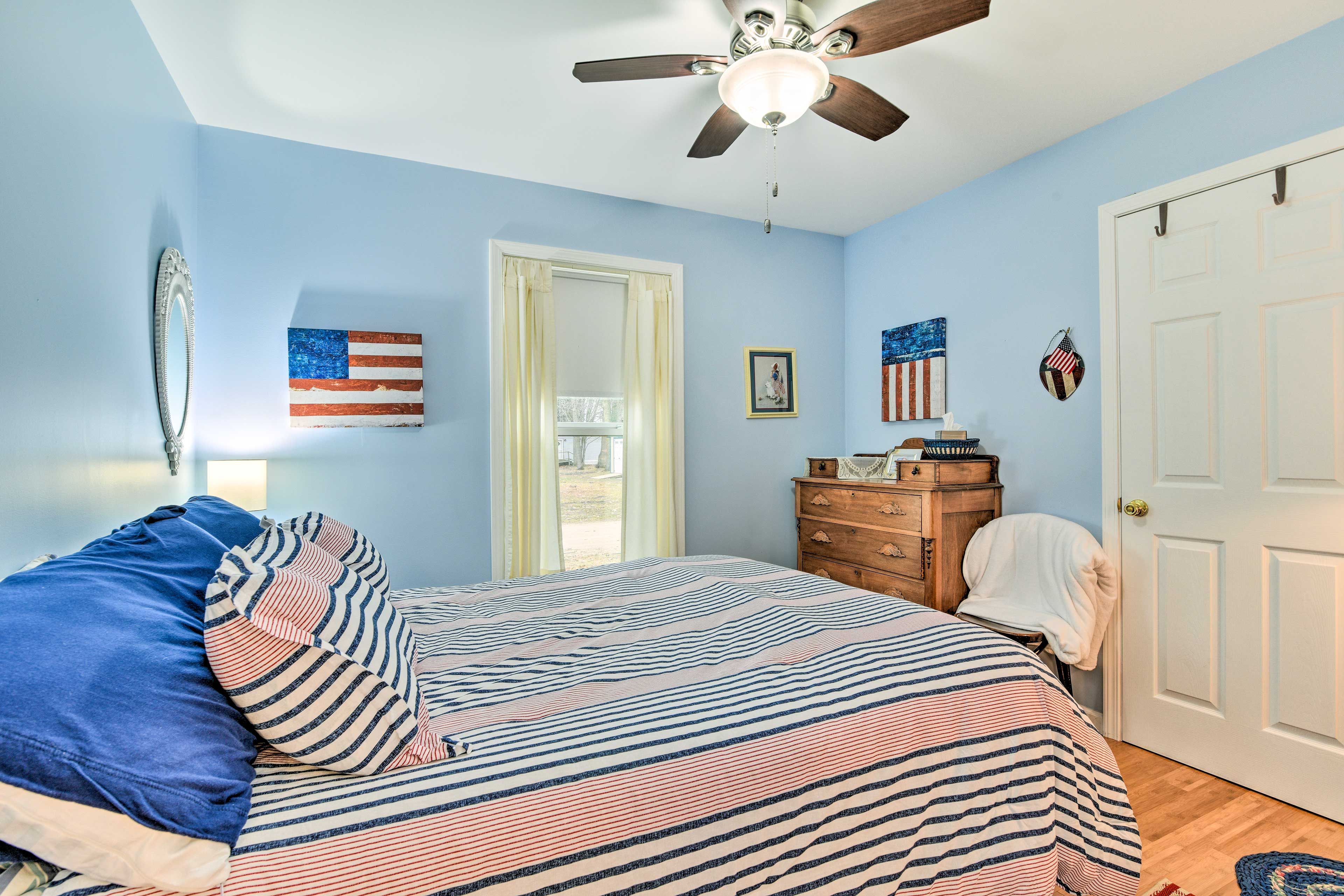 Bedroom 3 | Queen Bed
