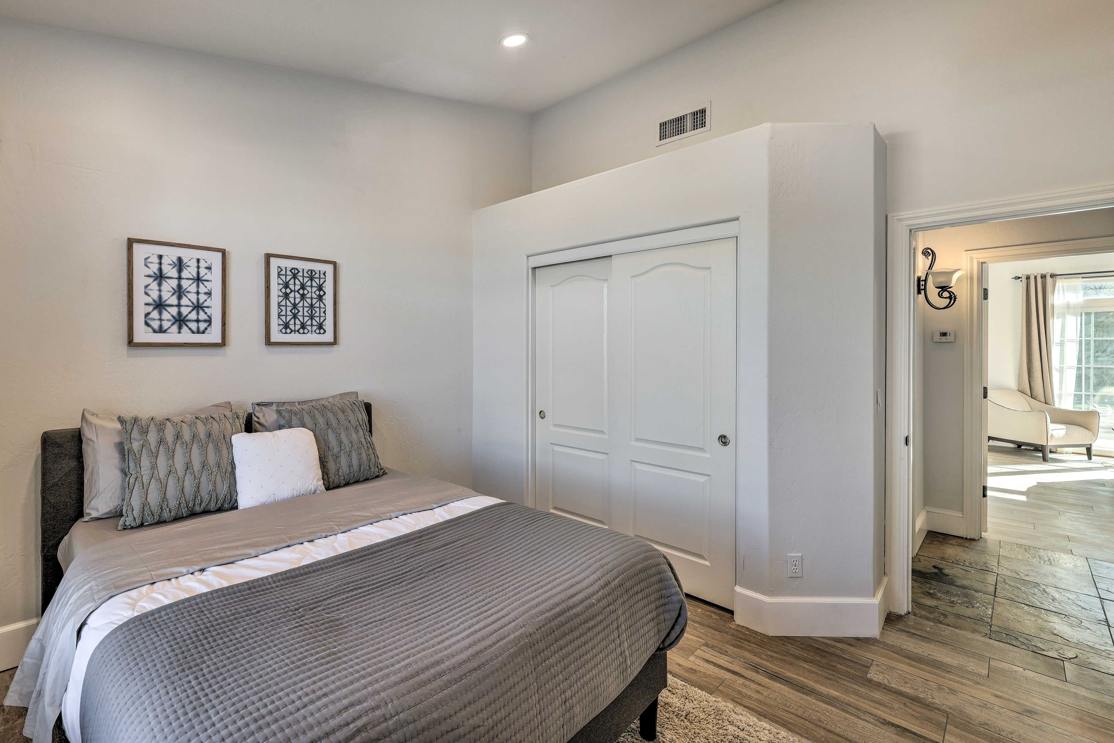 Bedroom 2 | Main Level | Queen Bed