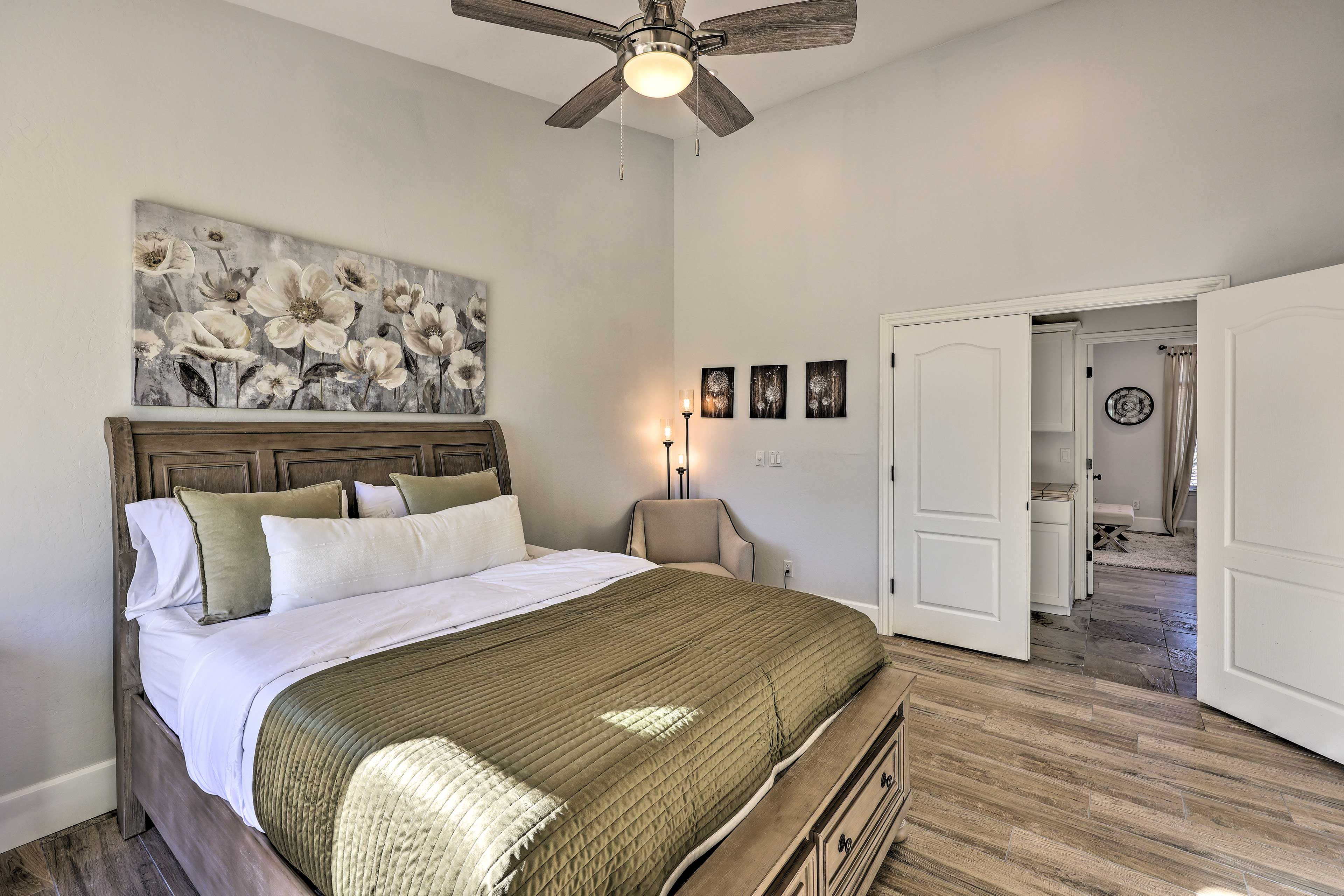 Bedroom 1 | Main Level | Queen Bed | Linens Provided
