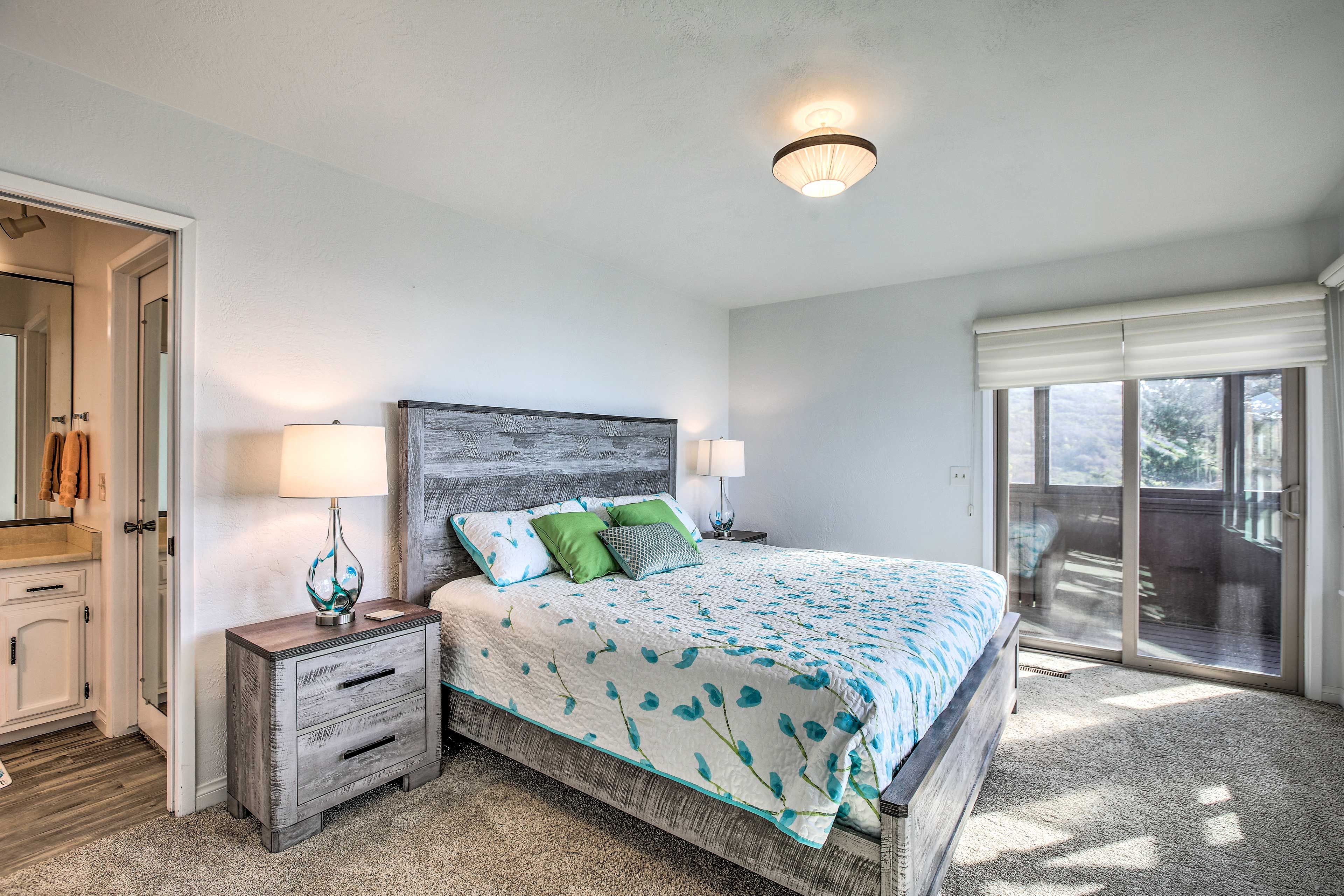 Bedroom 1 | King Bed