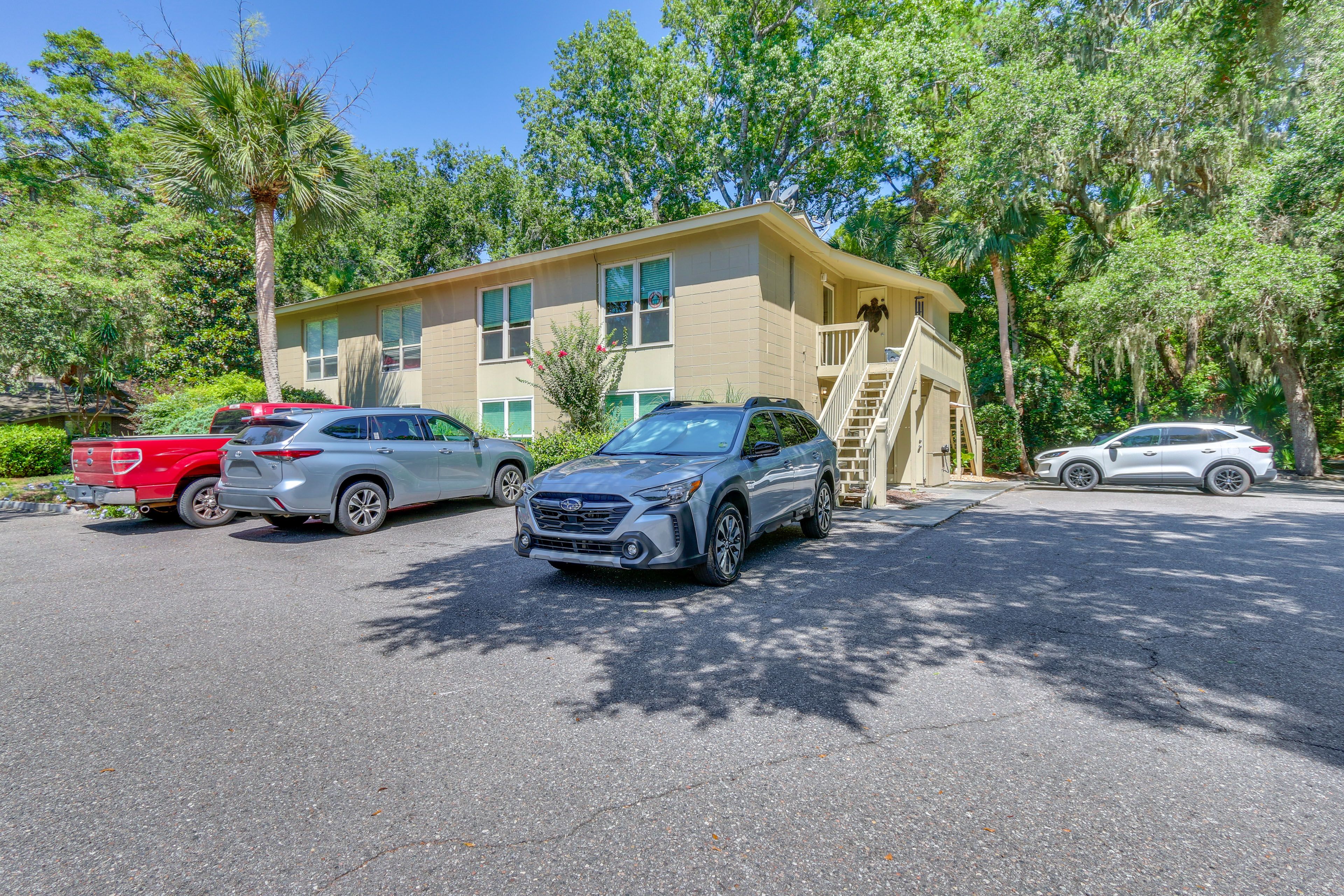 Parking | Community Lot (1 Vehicle)