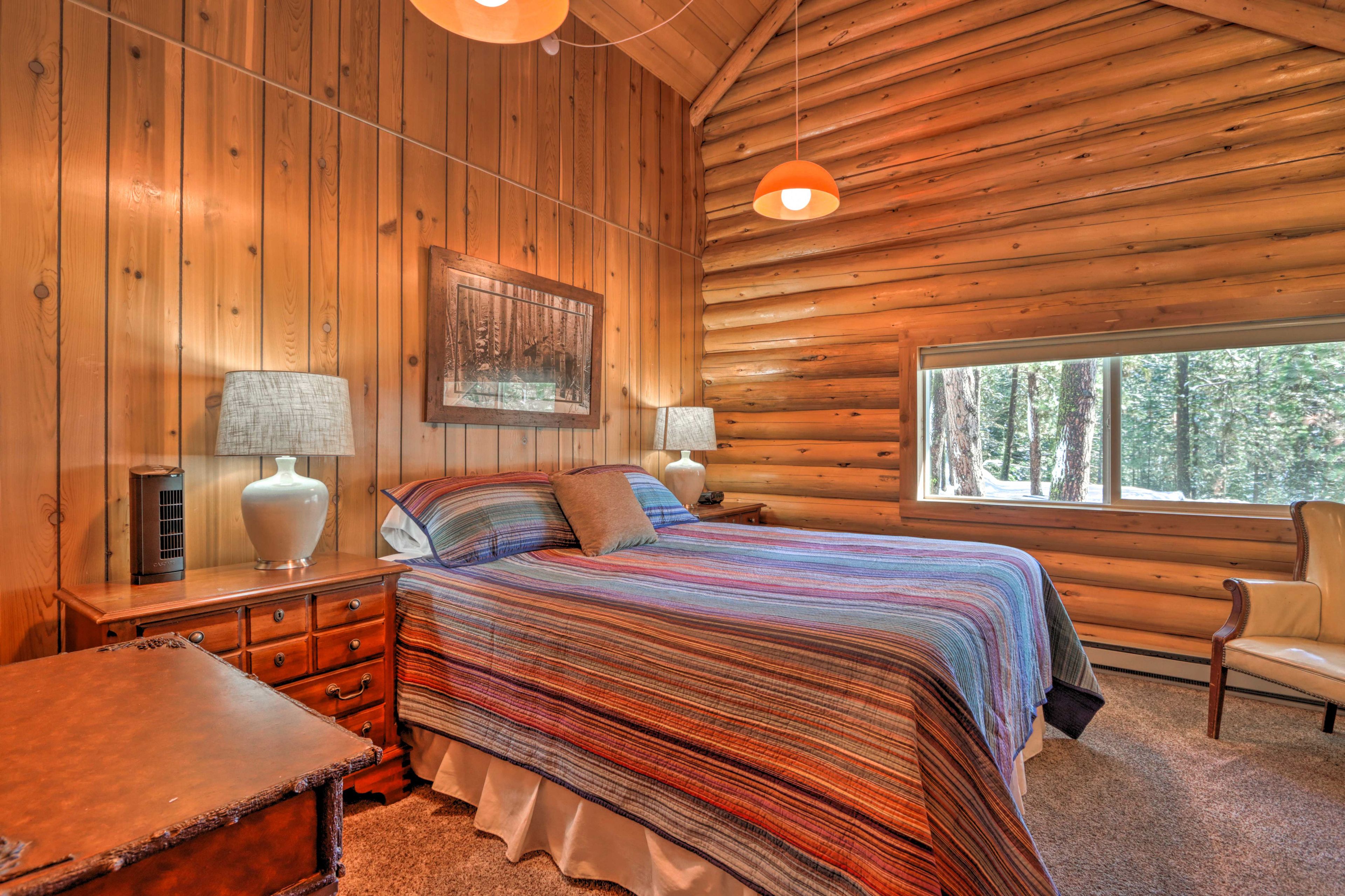 Bedroom 2 | Queen Bed