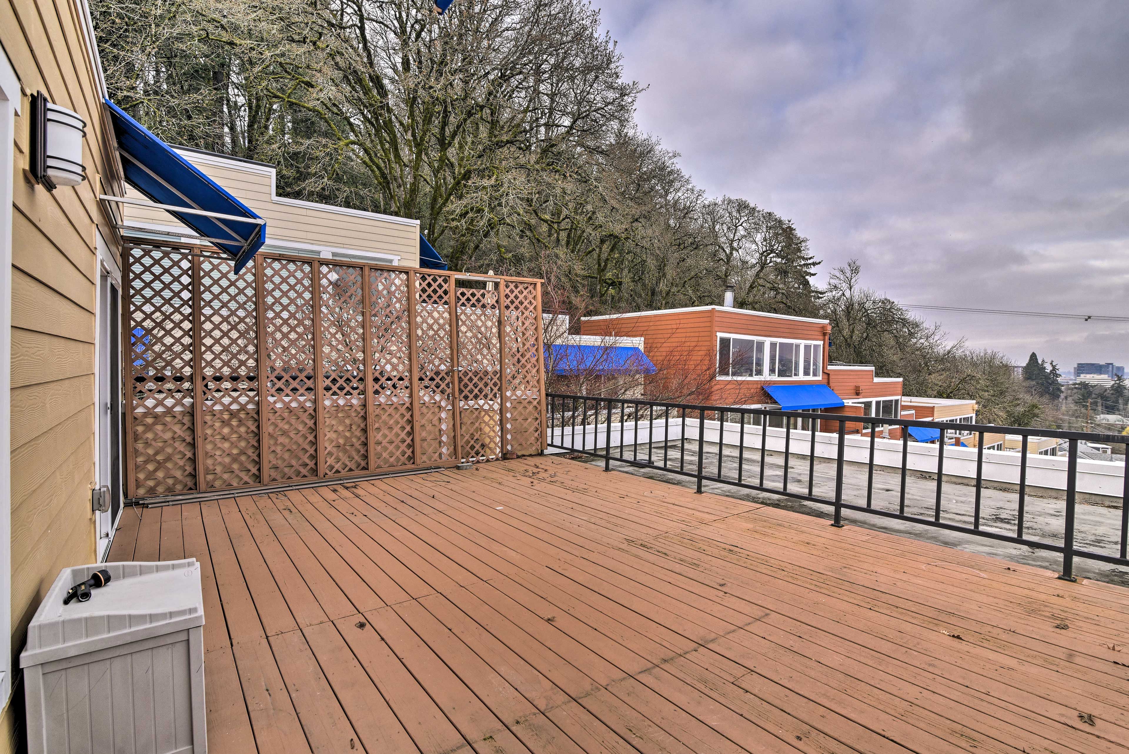 1,000 Sq Ft Patio | Portland View