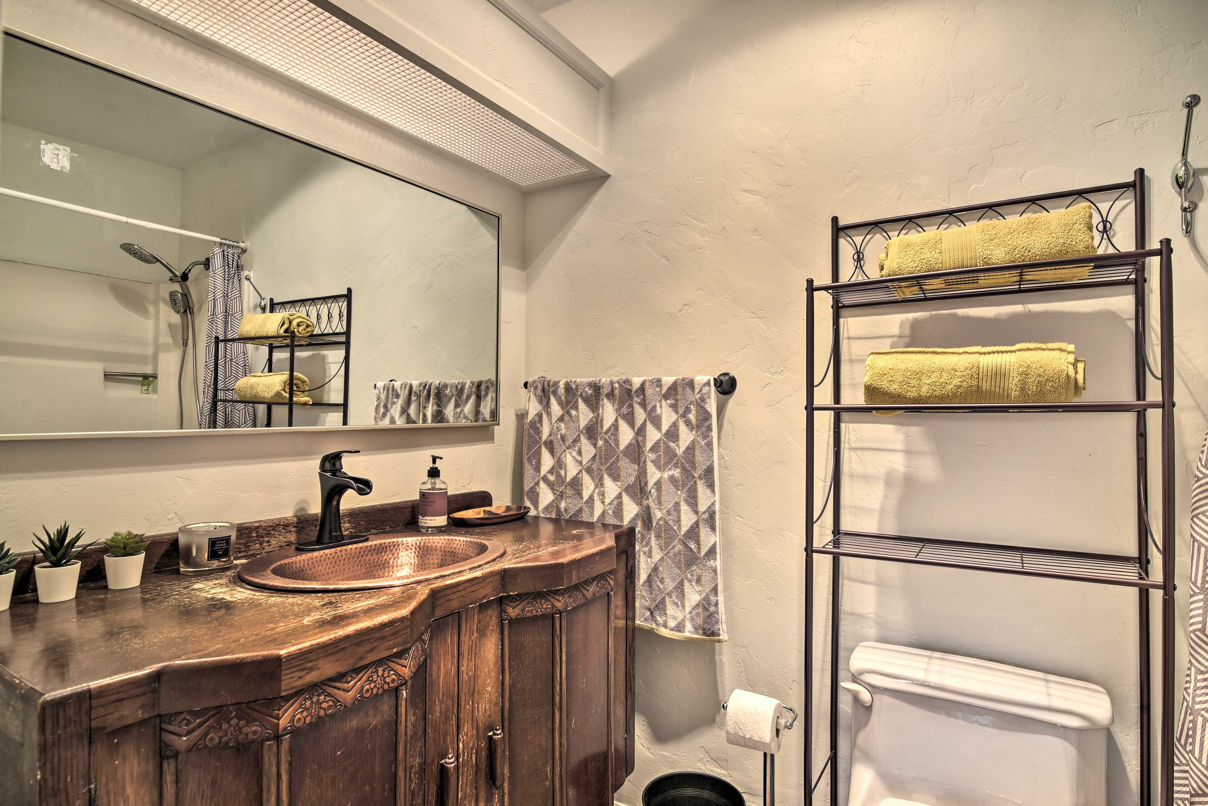 Bathroom | Complimentary Toiletries | Towels Provided