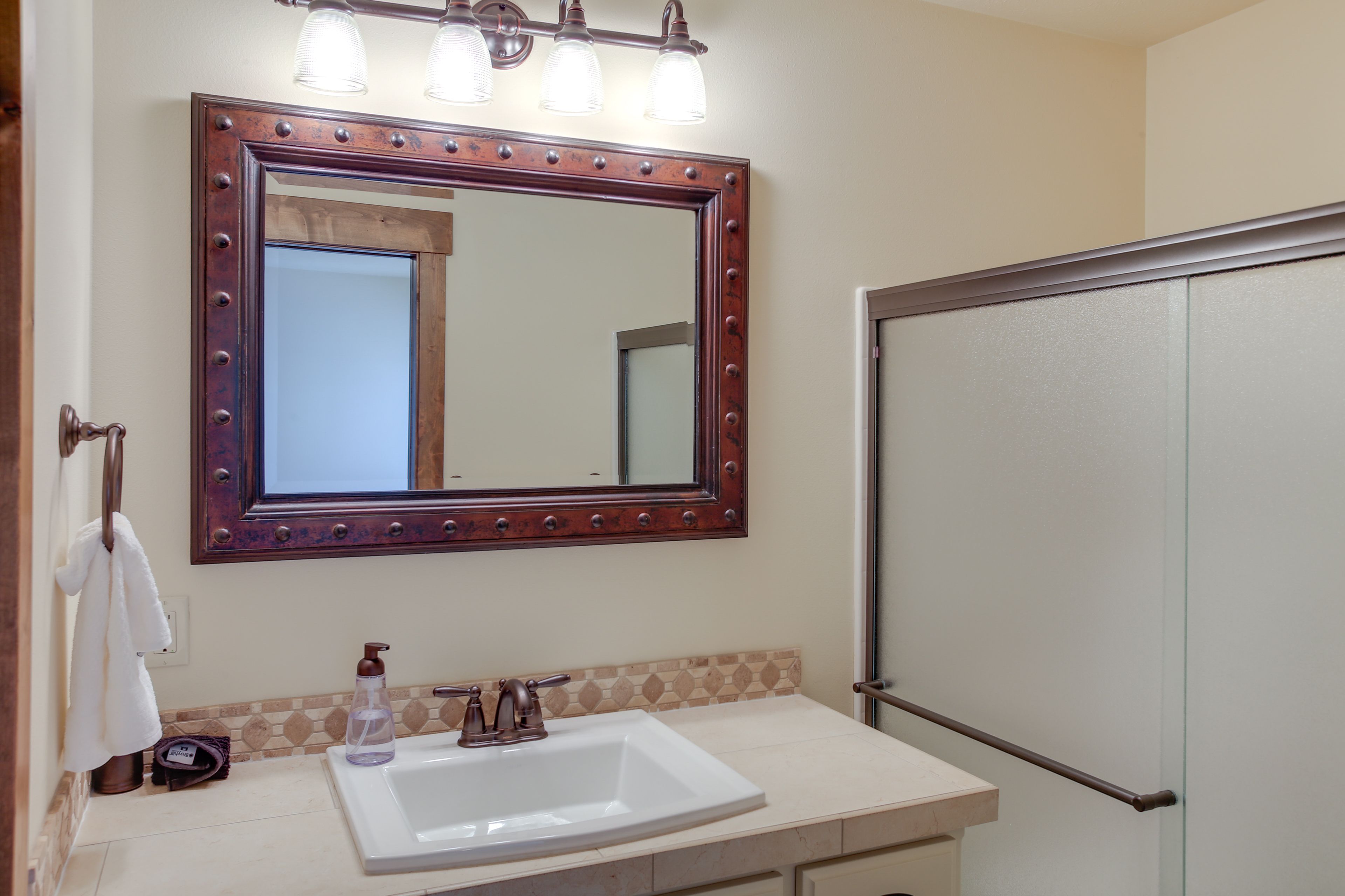 En-Suite Bathroom | Complimentary Toiletries | Towels Provided