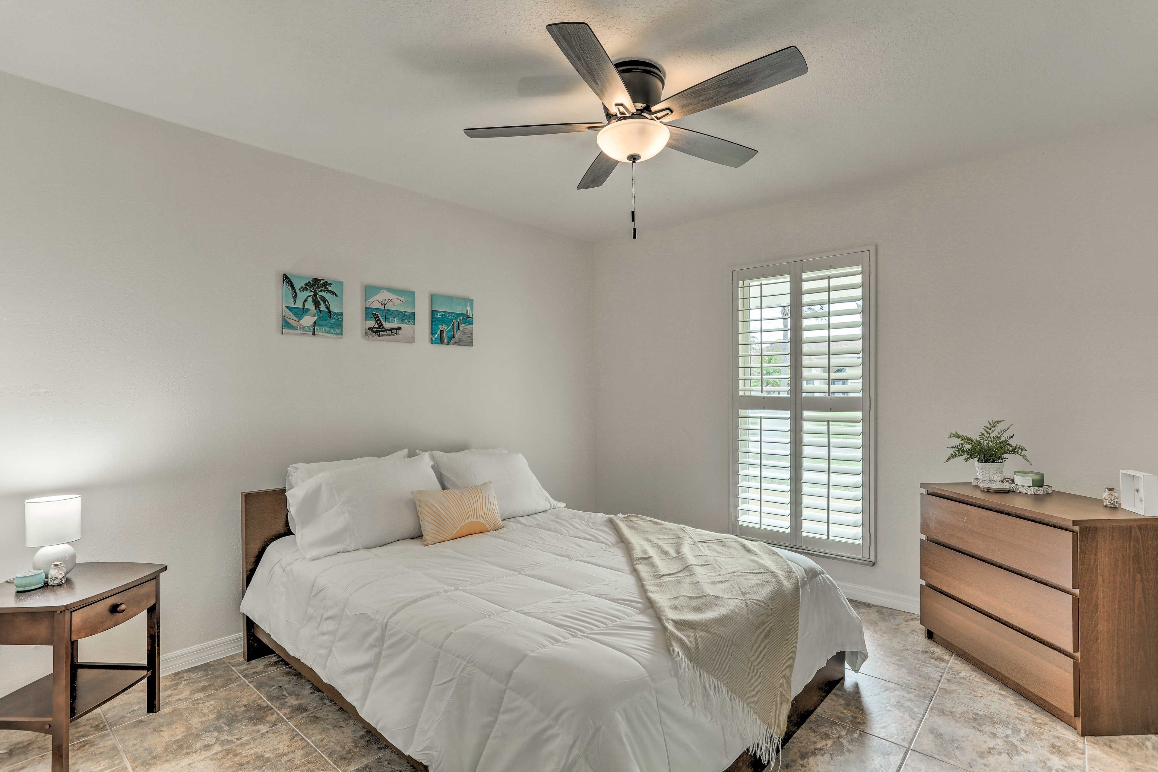Bedroom 2 | Queen Bed