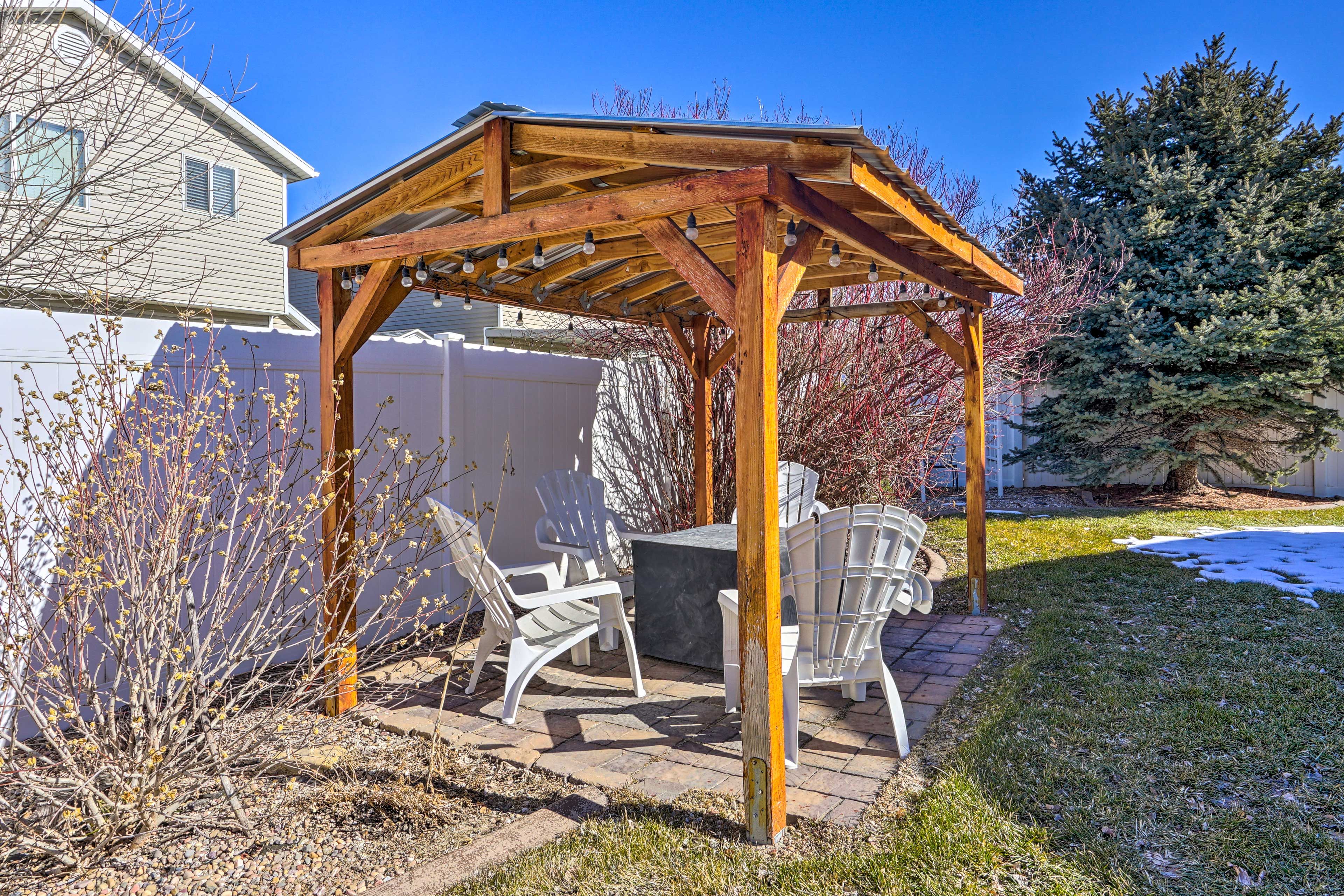 Gazebo | Fire Table