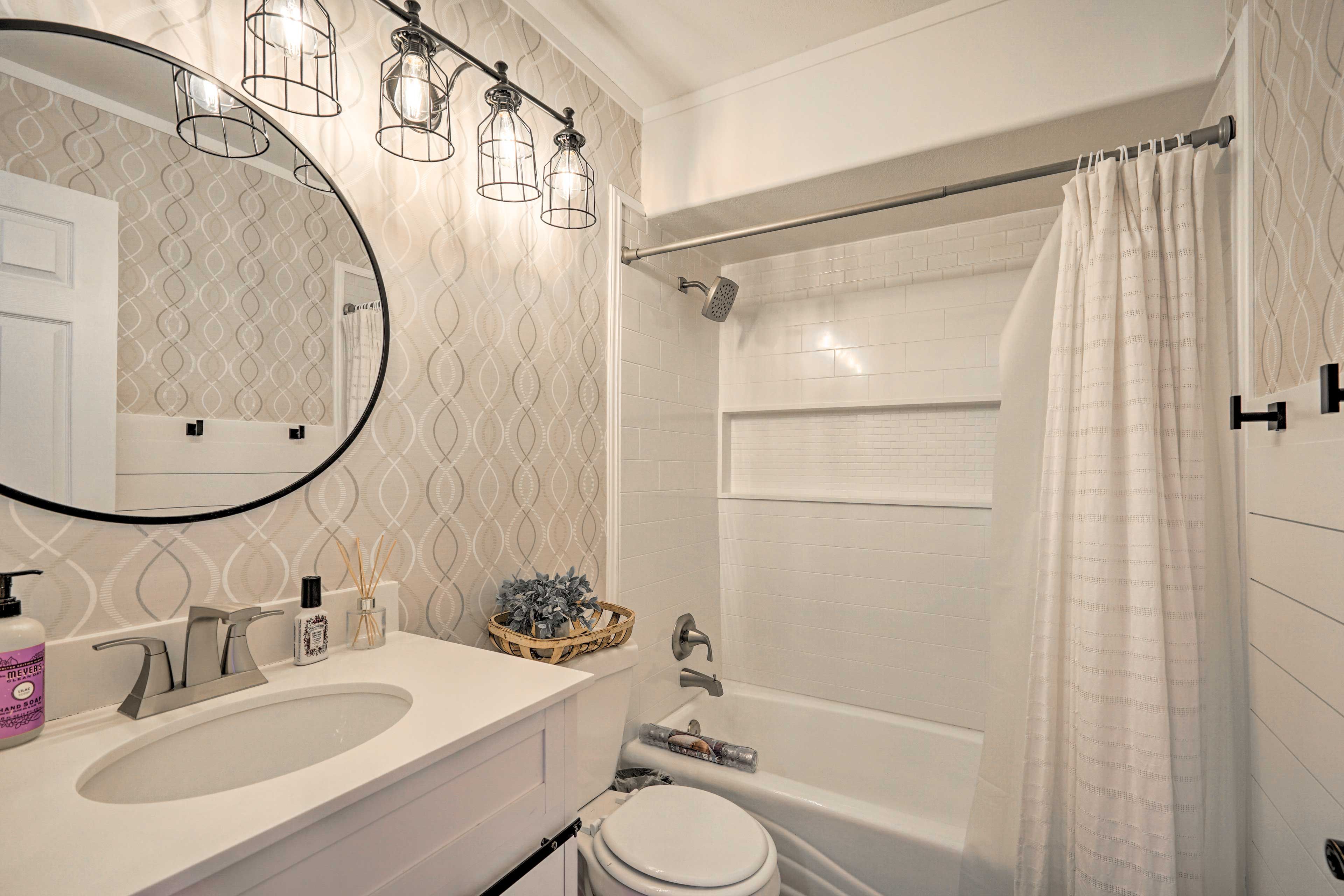 Bathroom | Towels Provided | Complimentary Toiletries