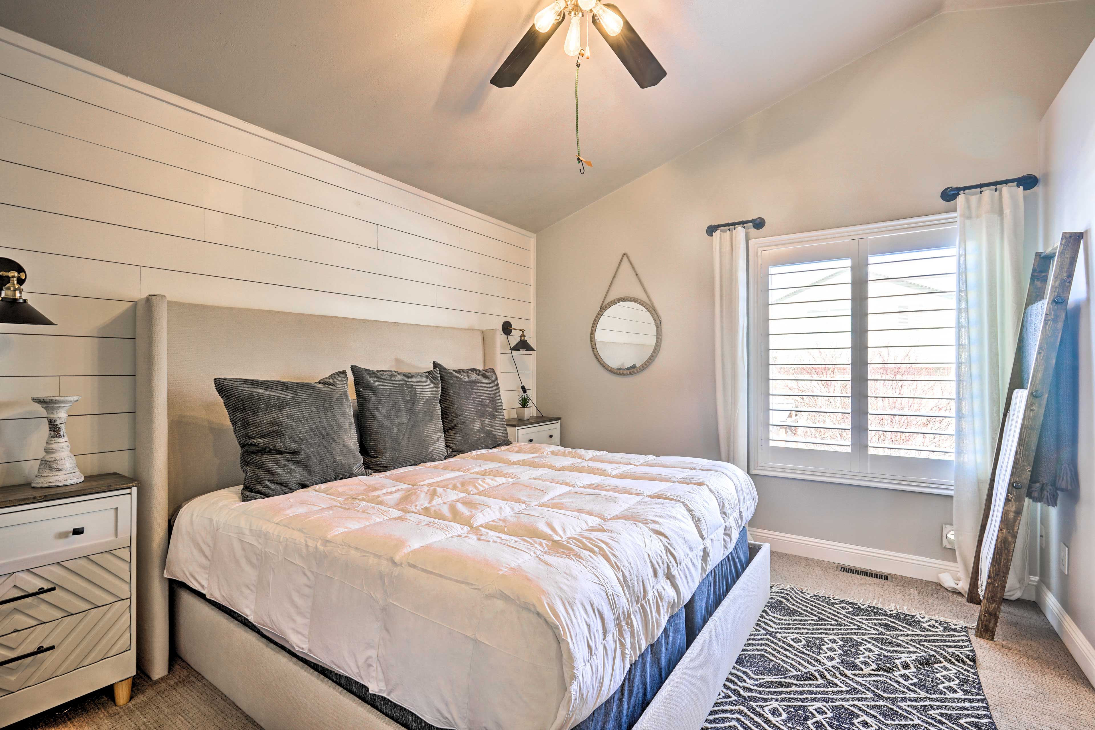 Bedroom 1 | King Bed | Walk-In Closet | En-Suite Bathroom