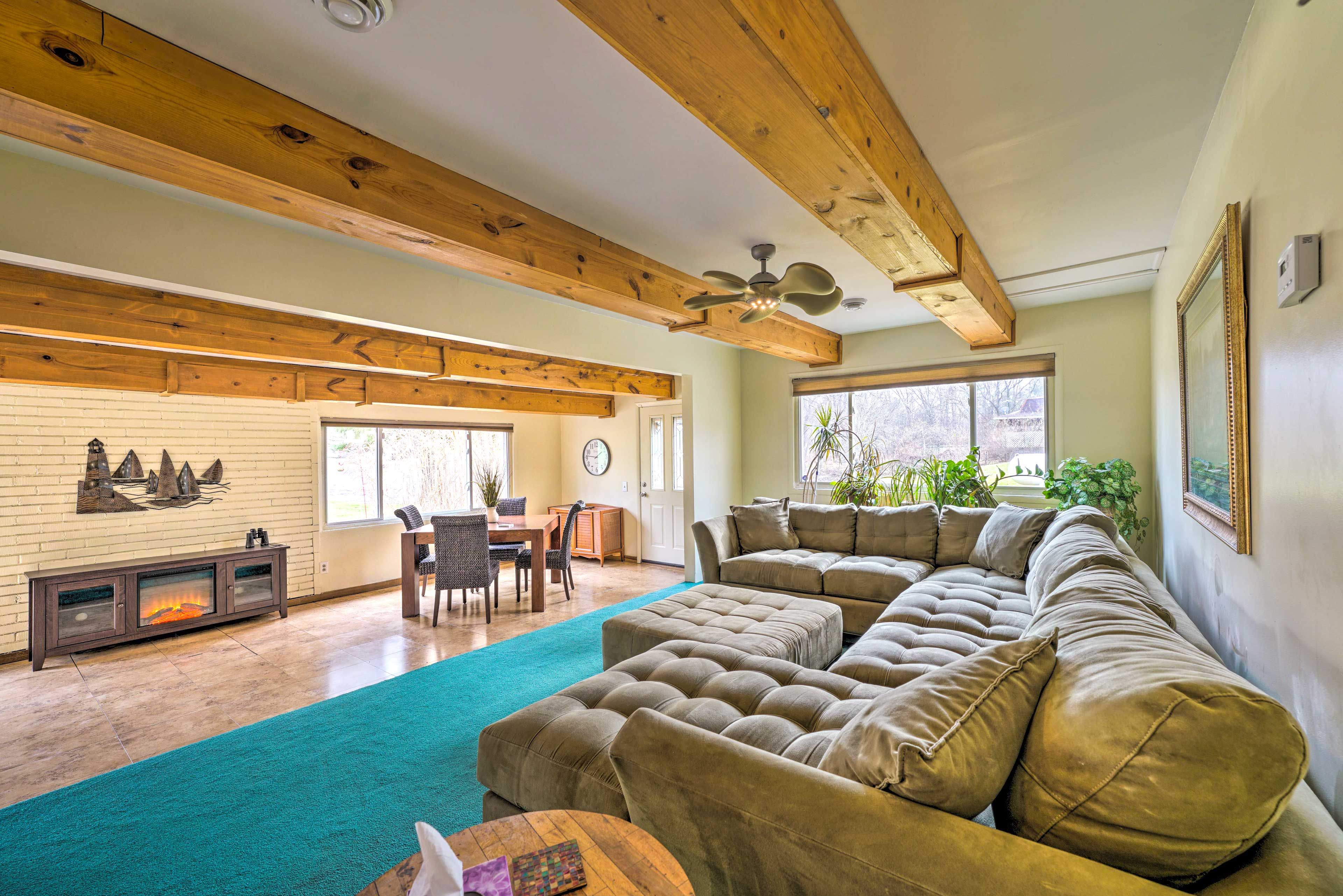 Living Room | Central Heating | 4 Window A/C Units | Lake View