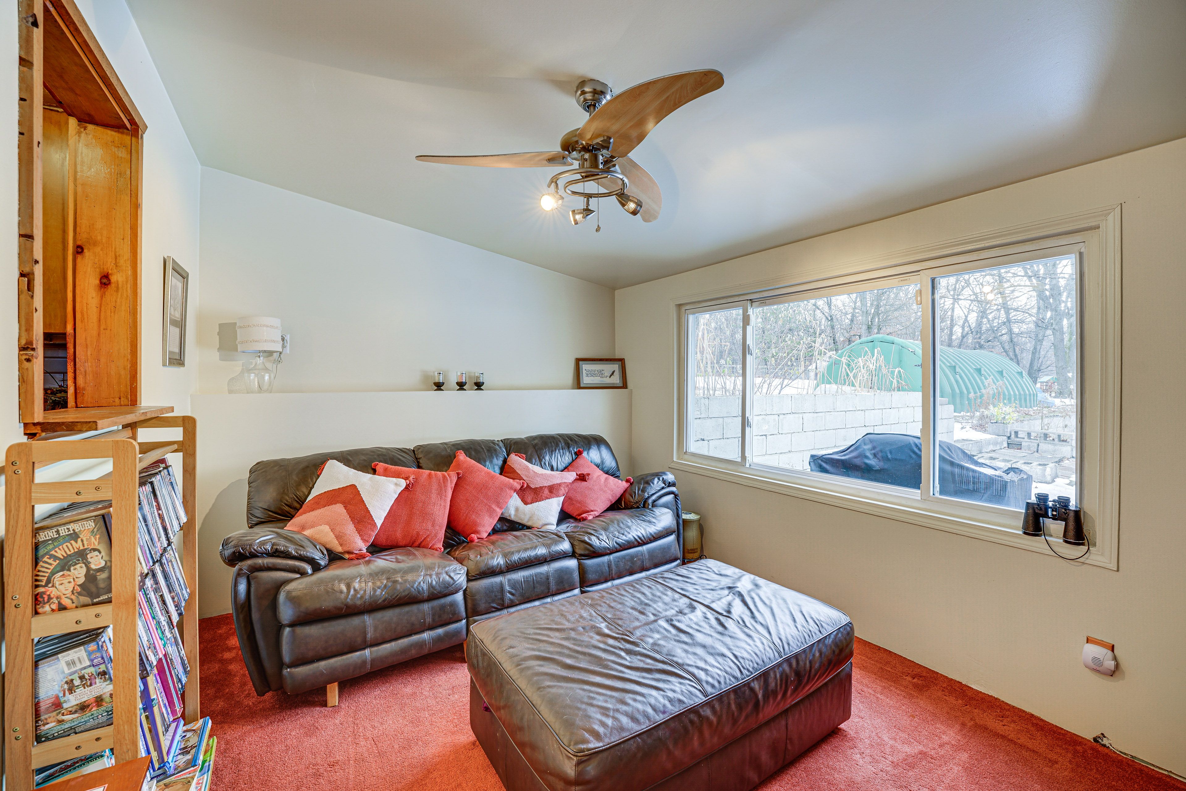 TV Room | Smart TV | DVD Player