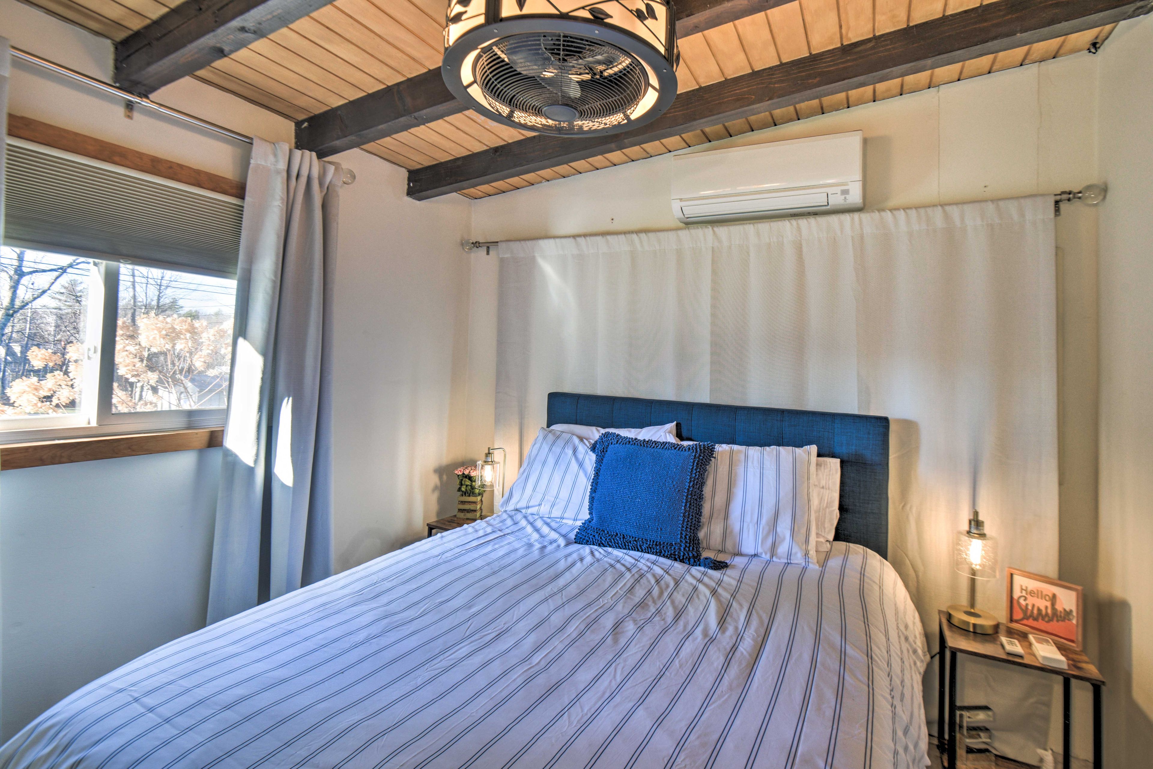 Bedroom 2 | Queen Bed