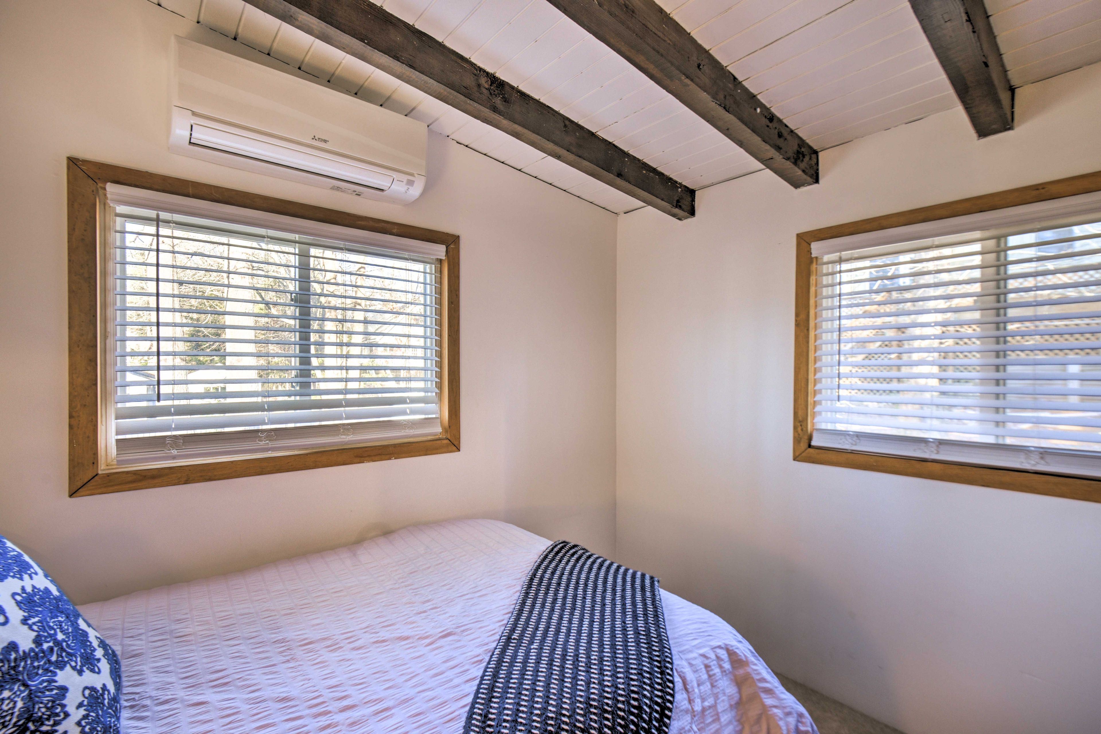 Bedroom 3 | Queen Bed