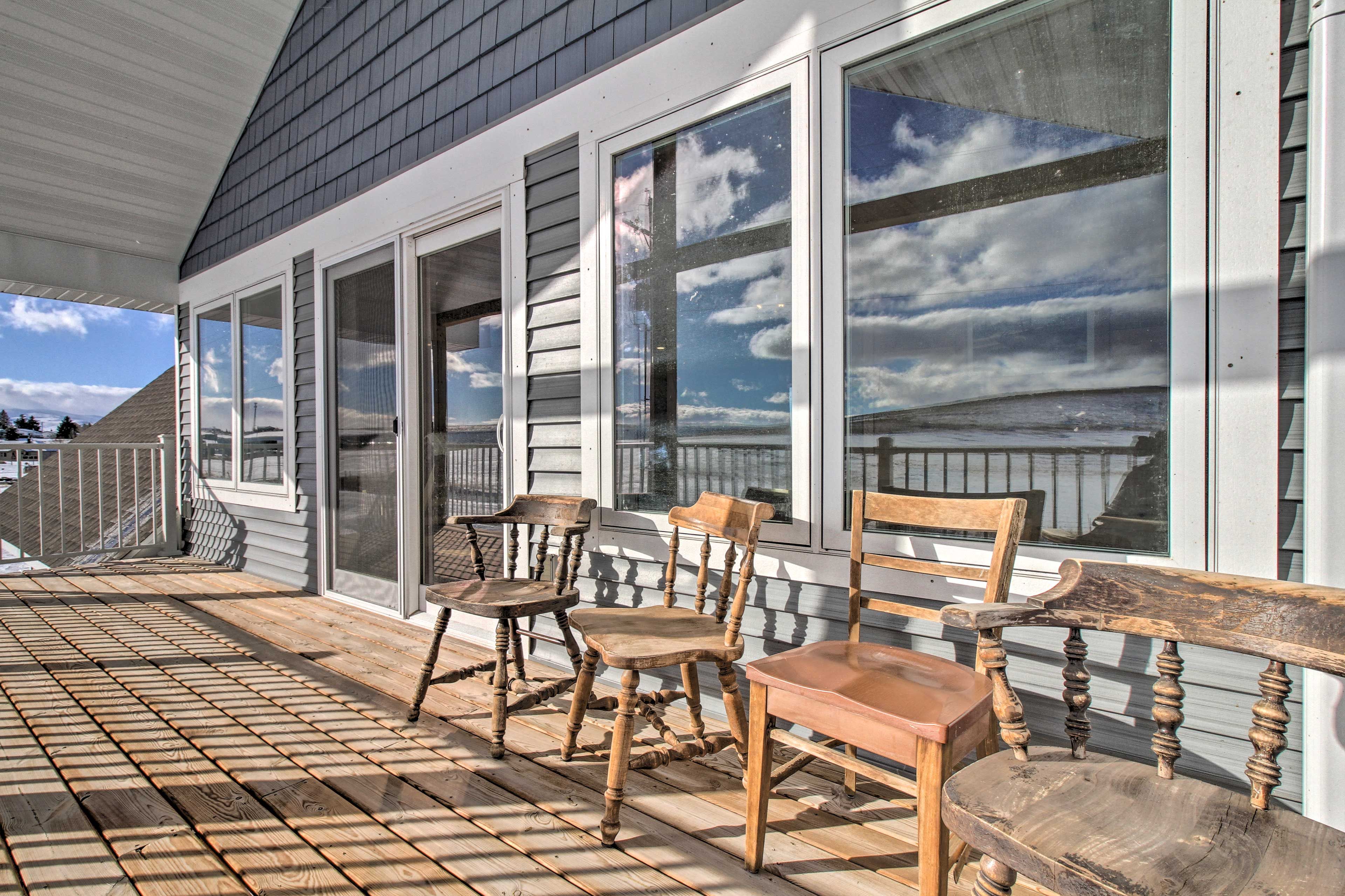 Deck | 2,800 Sq Ft | No WiFi