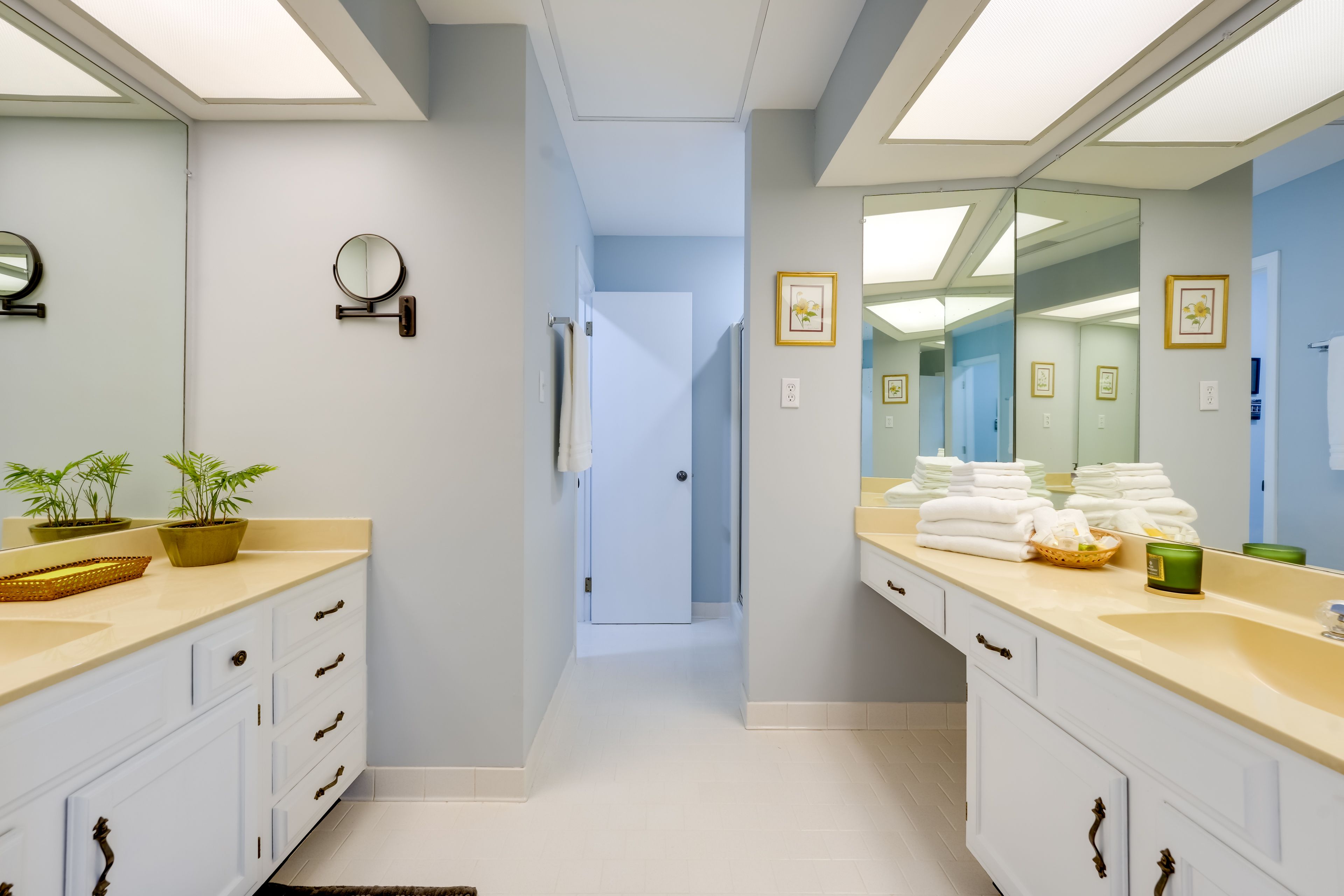 En-Suite Bathroom | Shower | Complimentary Toiletries | Towels Provided