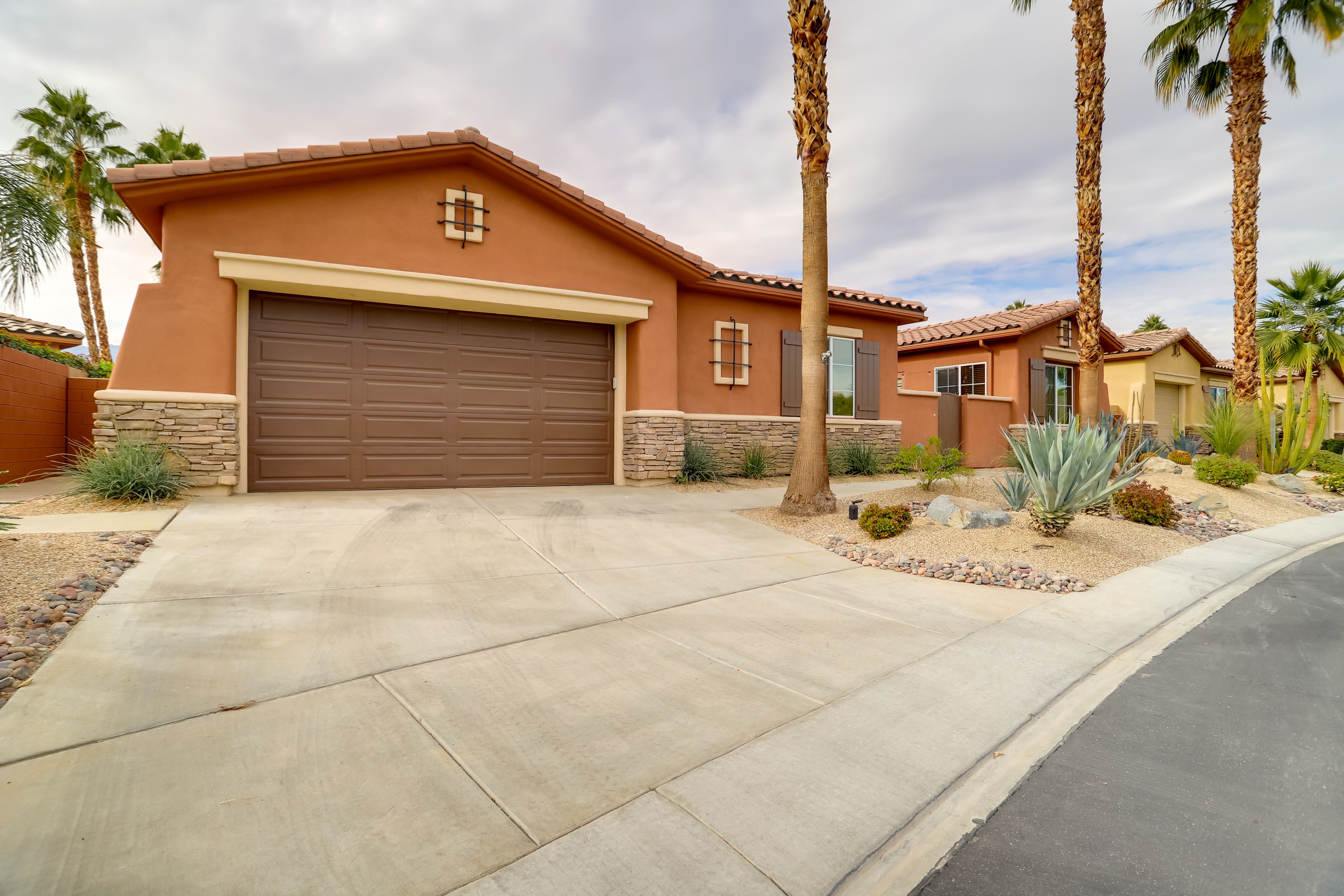 Parking | Driveway (2 Vehicles) | Garage (2 Vehicles) | Free Street Parking
