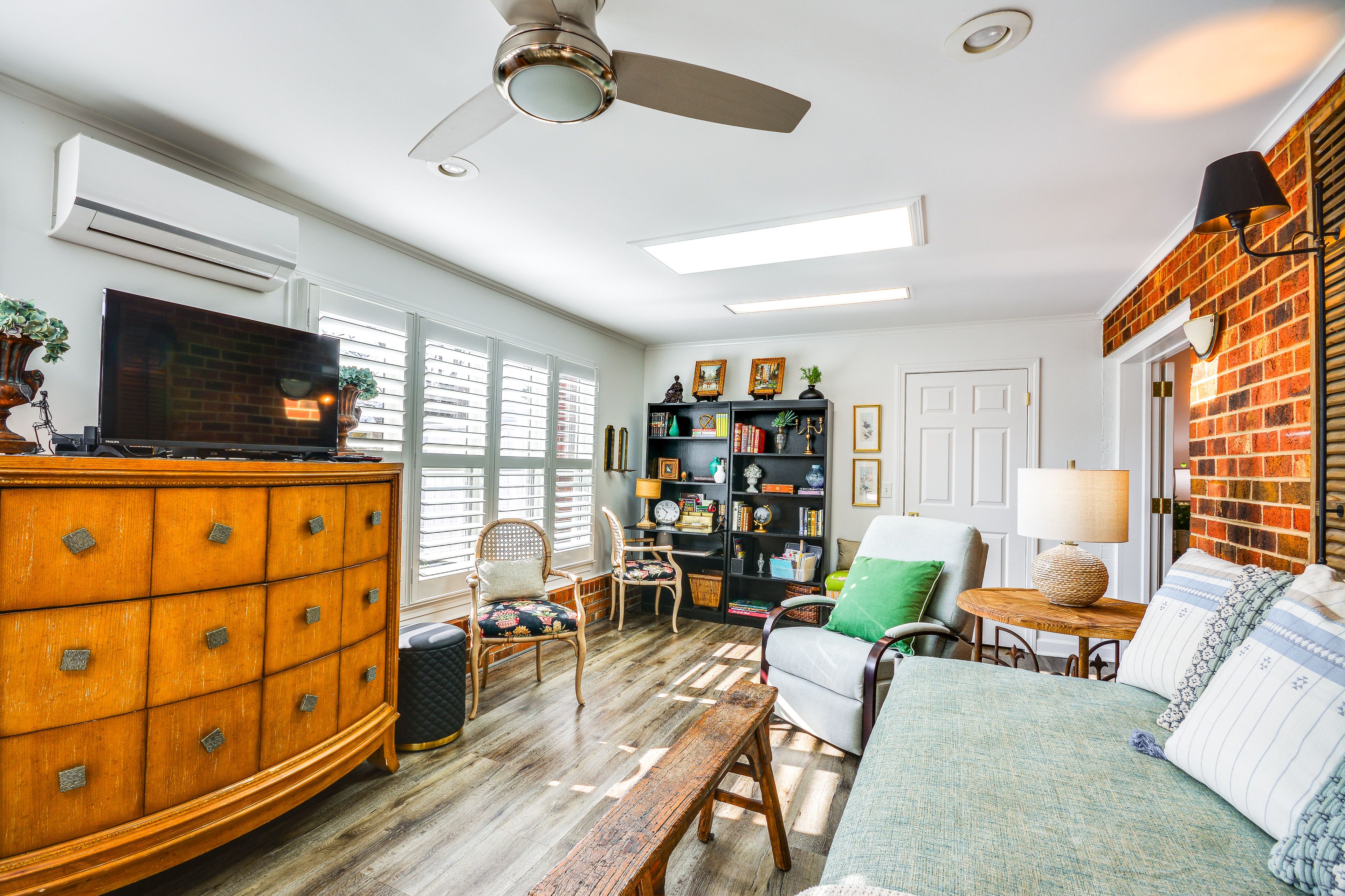 Sunroom | XL Twin Daybed | Lower Level