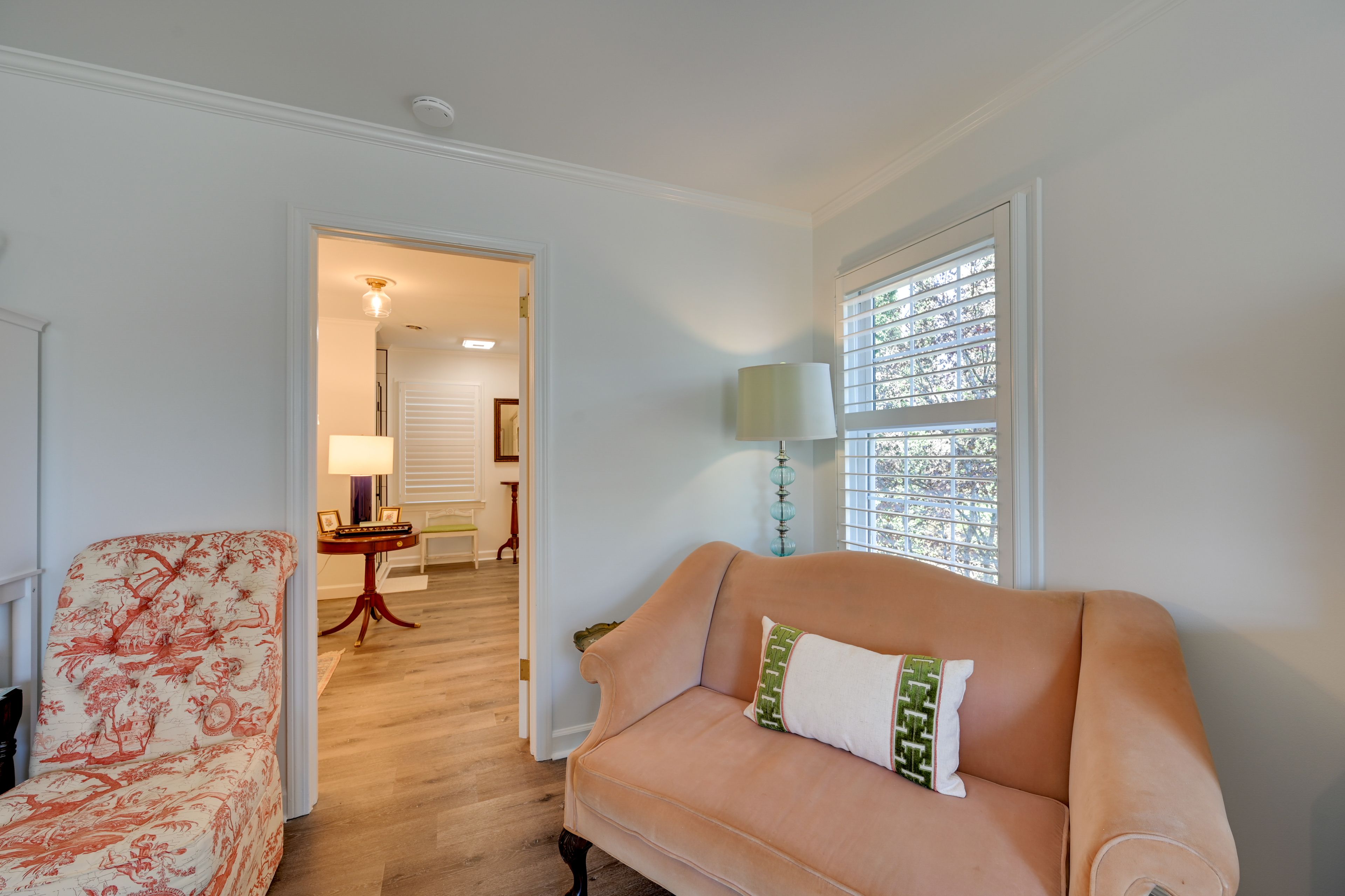 Sitting Area | Free WiFi | Central Heating & A/C | Upper Level