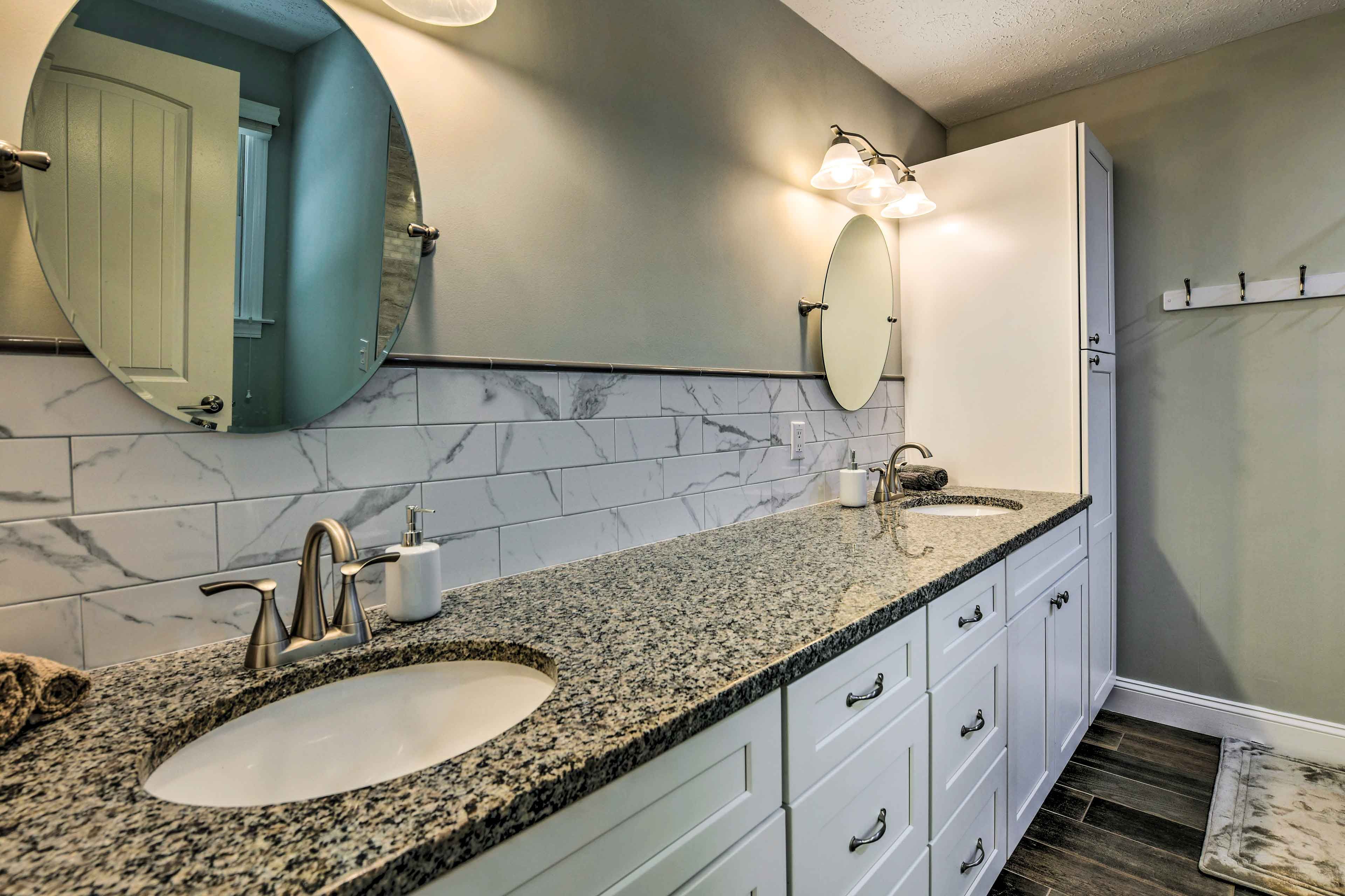 En-Suite Bathroom | Complimentary Toiletries