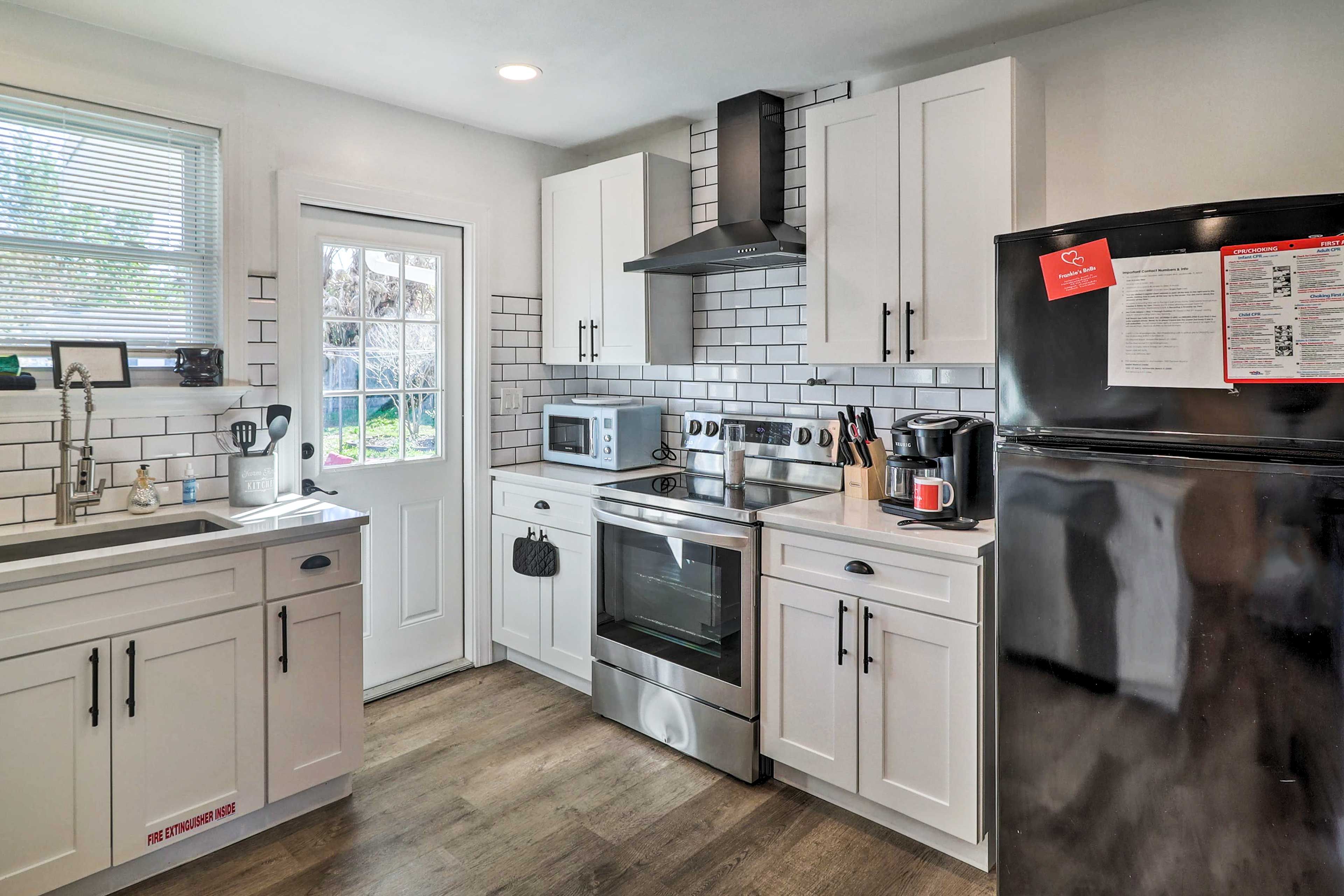 Kitchen | Equipped w/ Cooking Basics