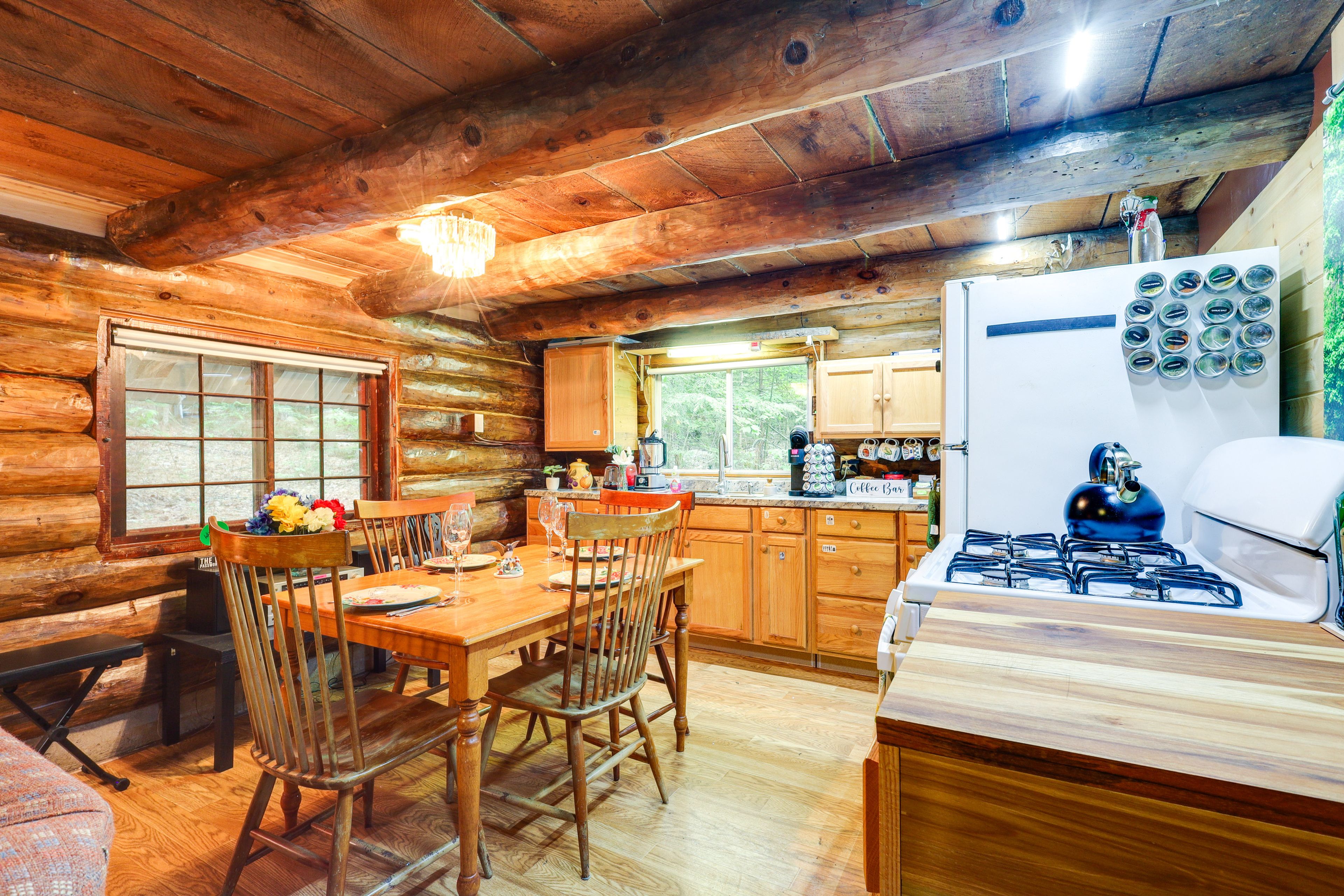 Kitchen | Cooking Basics | Coffee Maker | Paper Towels/Trash Bags Provided