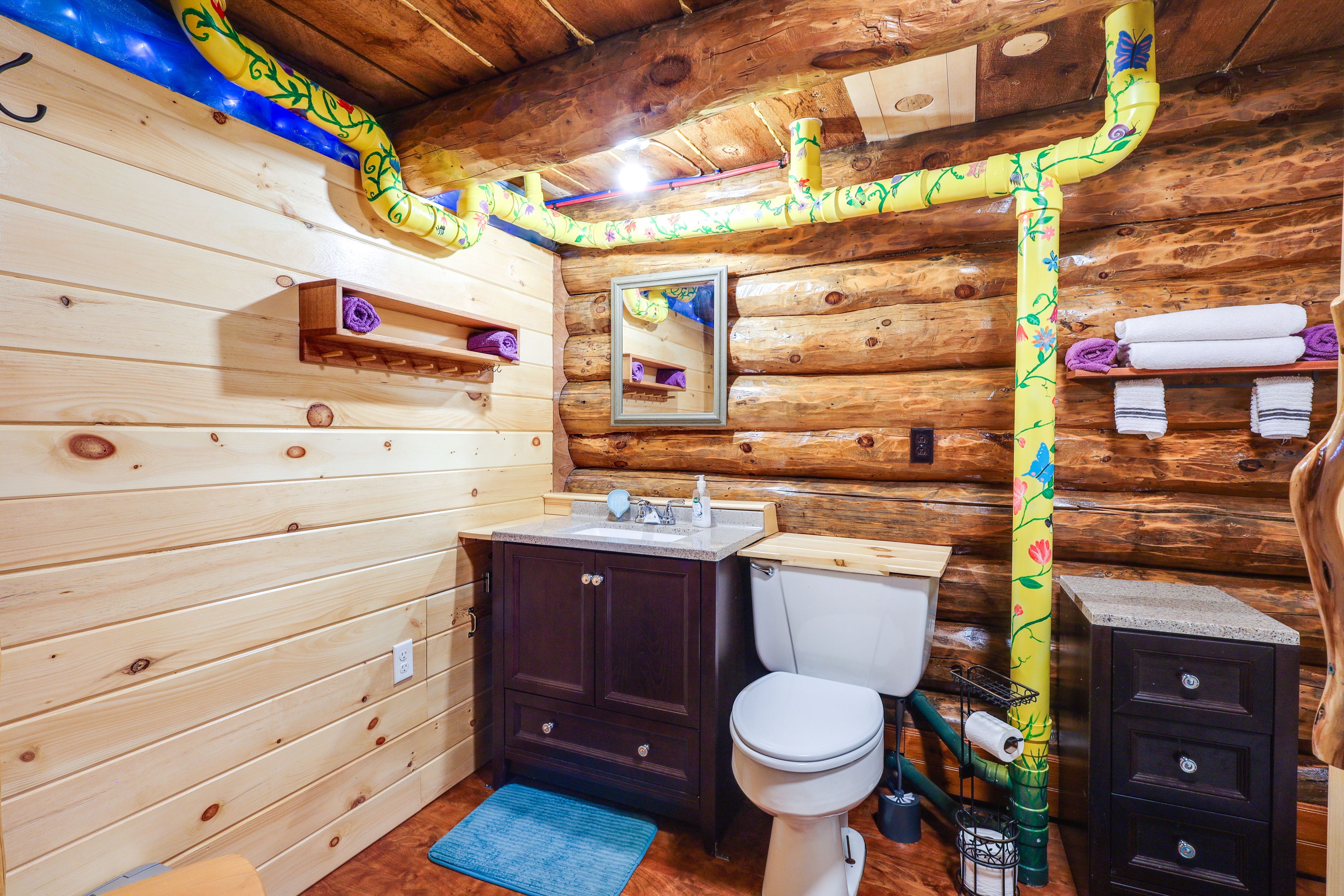 Full Bathroom | Complimentary Toiletries