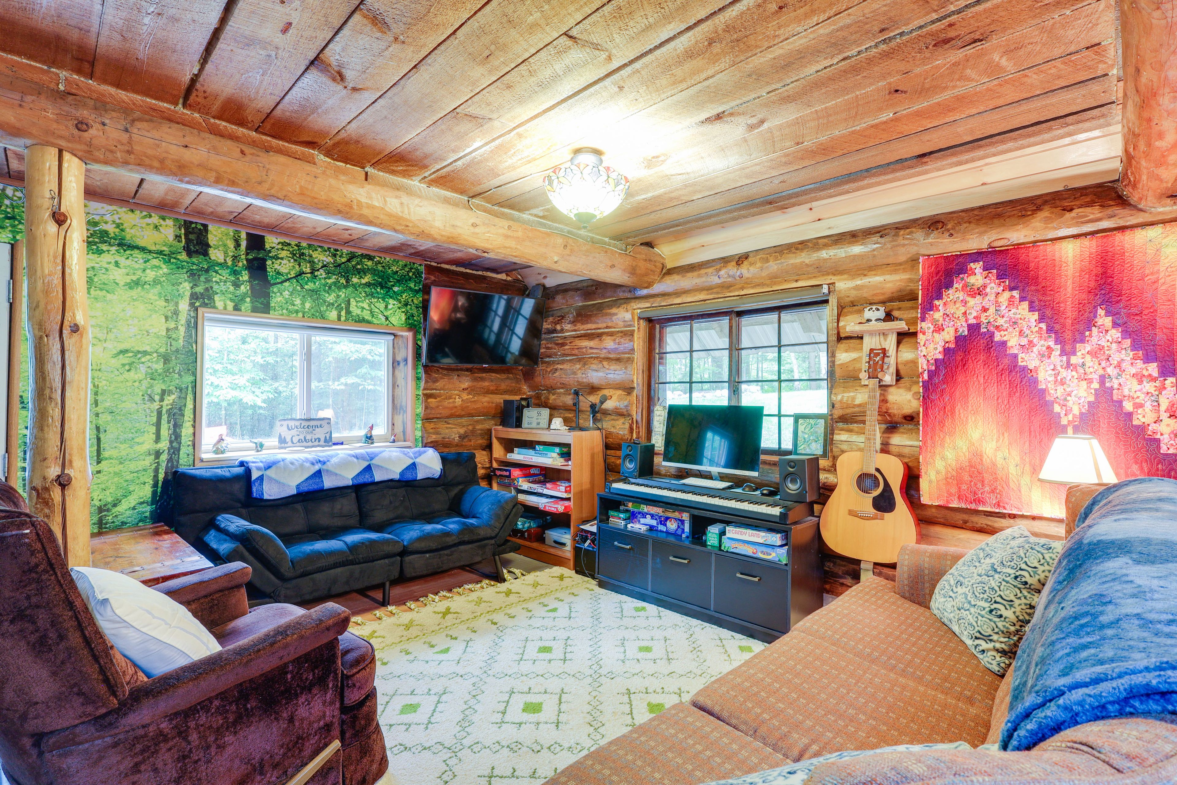 Living Room | 2 Queen Sleeper Sofas | Free WiFi