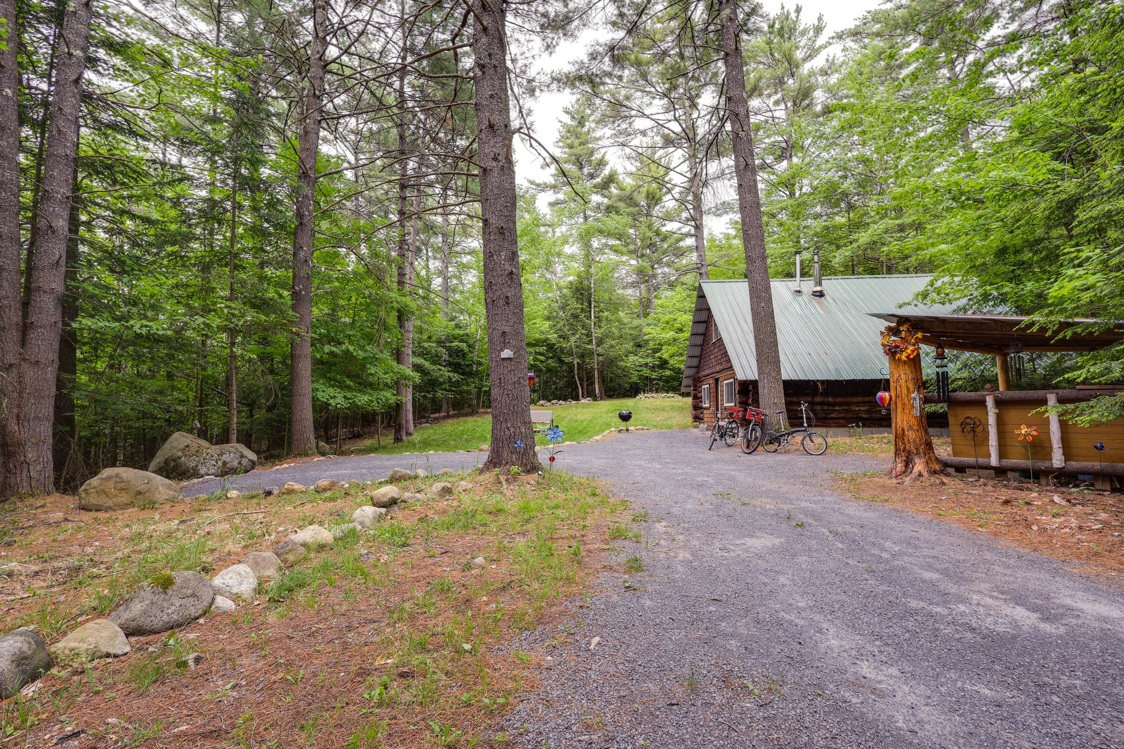 Parking | Driveway (6 Vehicles) | RV/Trailer Parking Allowed On-Site