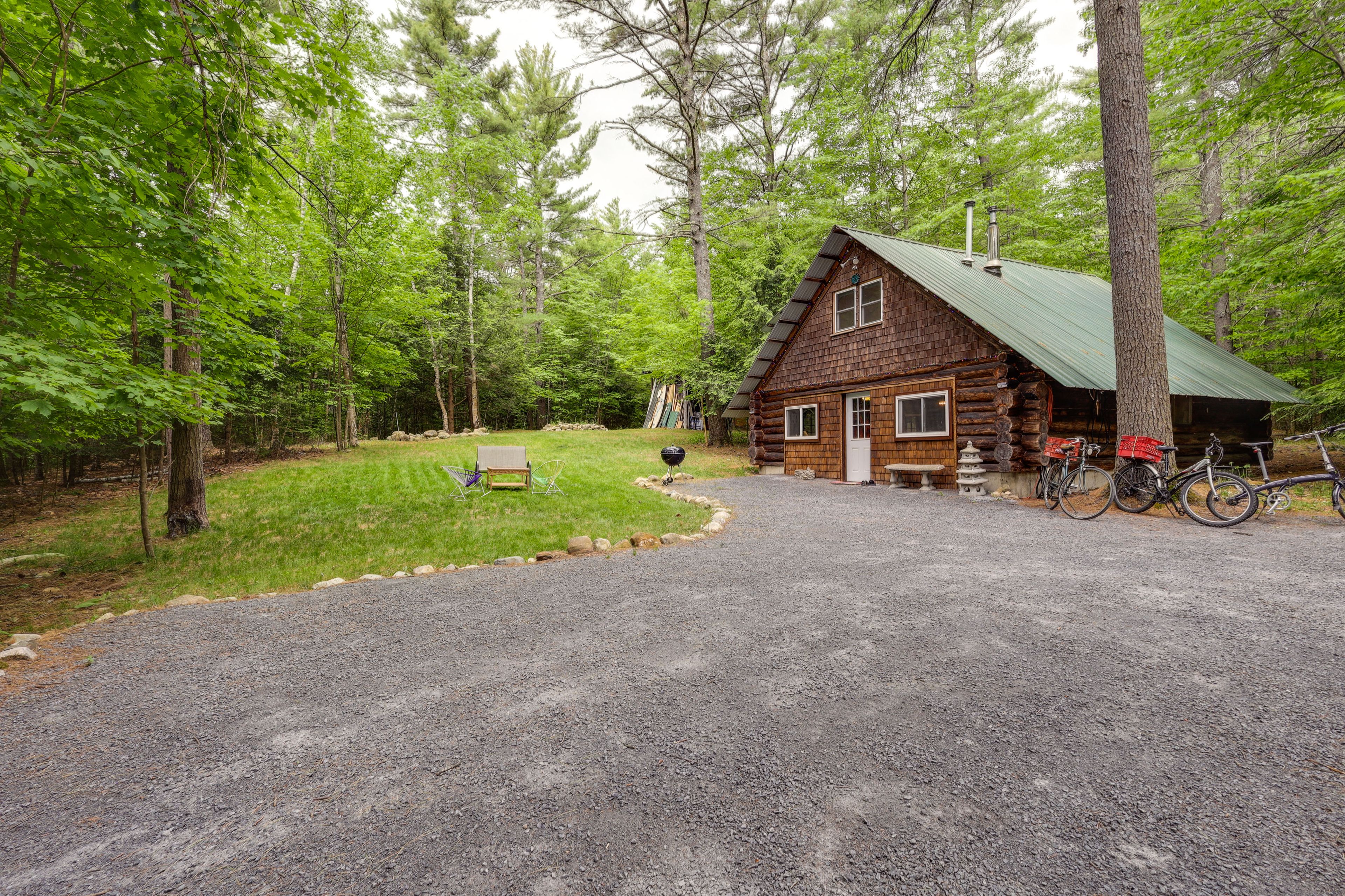 Elizabethtown Vacation Rental | 1BR | 2BA | 1,200 Sq Ft | Stairs Required
