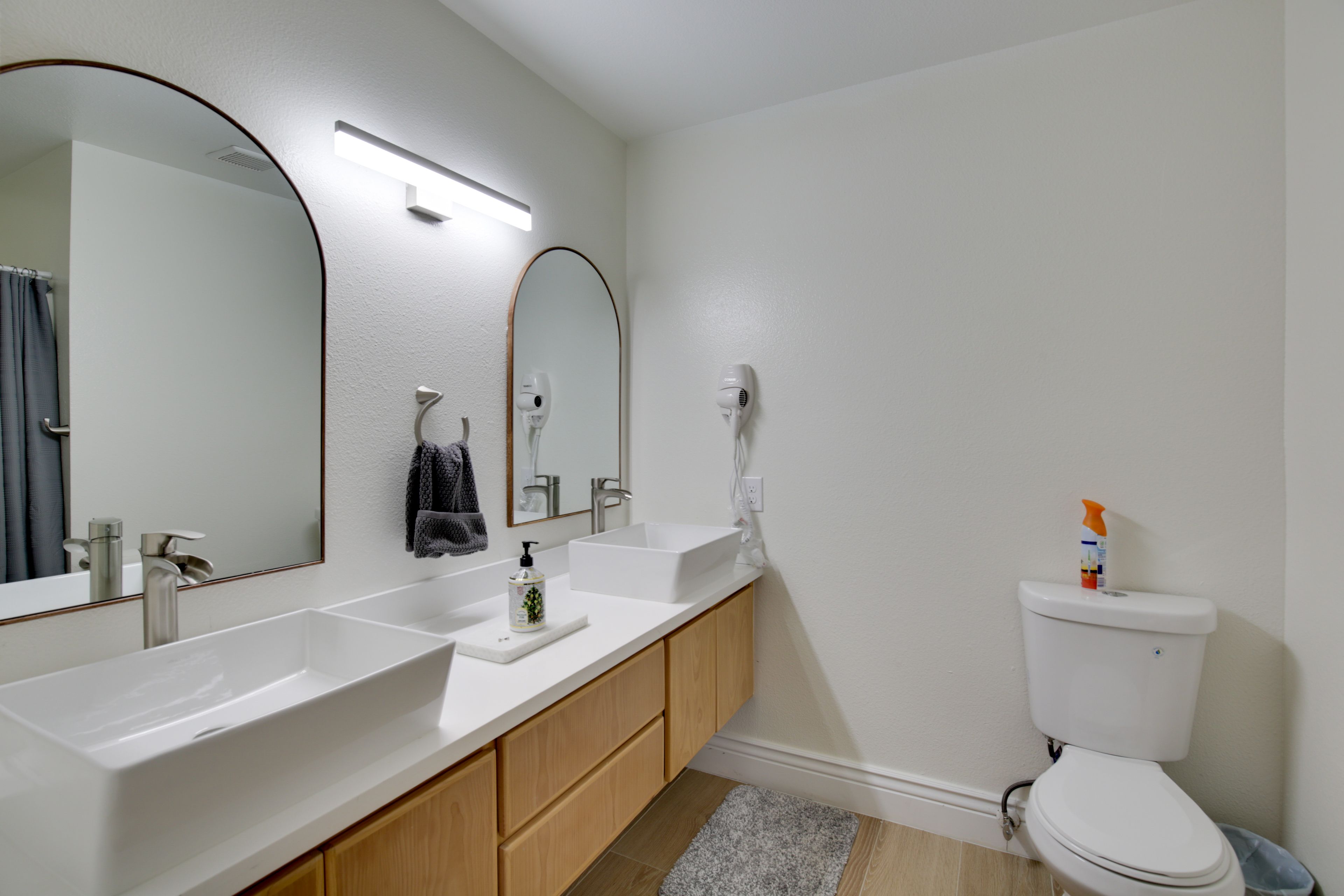 En-Suite Bathroom | Towels Provided