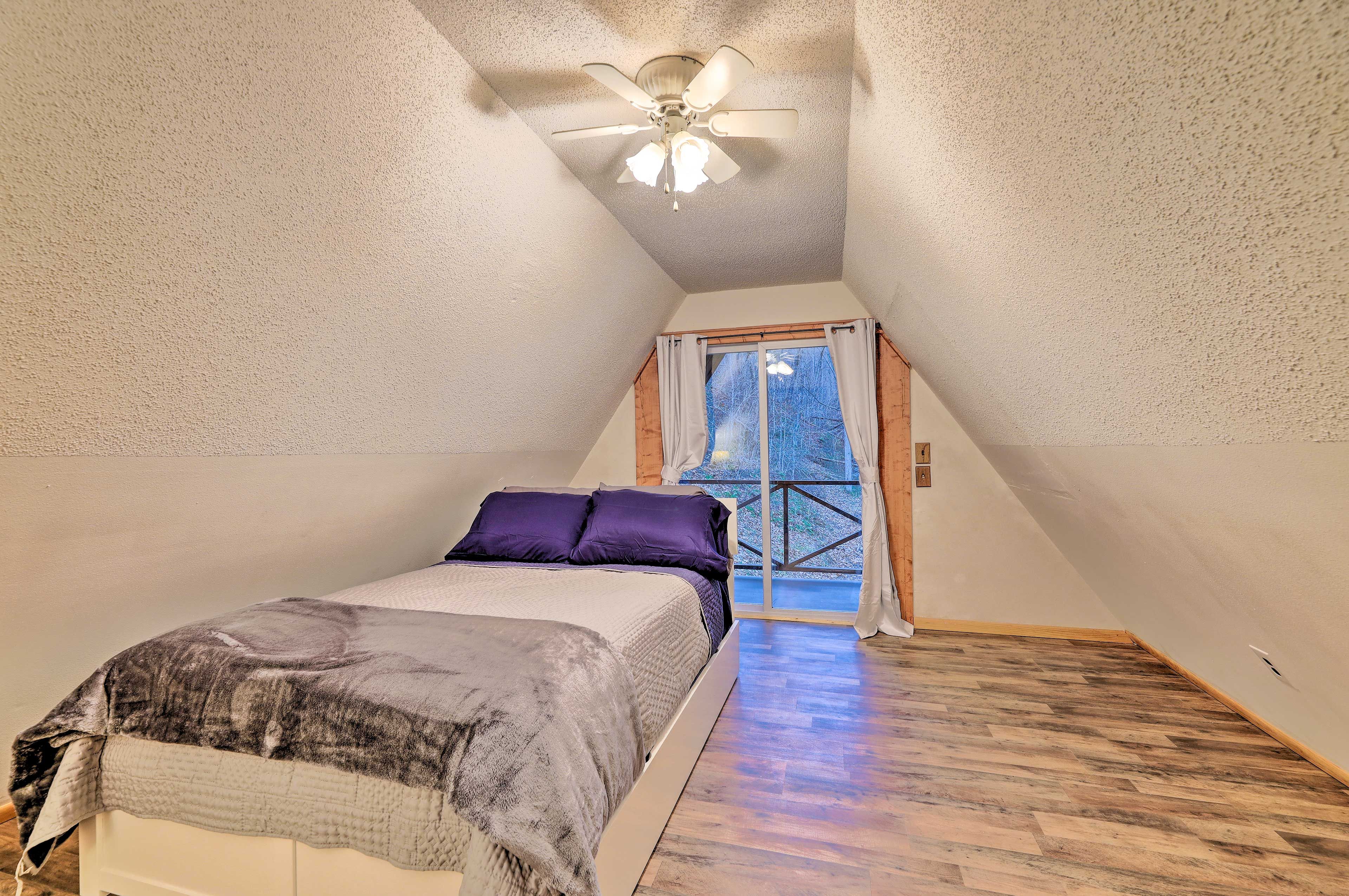 Bedroom 2 | Full Bed w/ Full Trundle | 2nd Floor | Balcony
