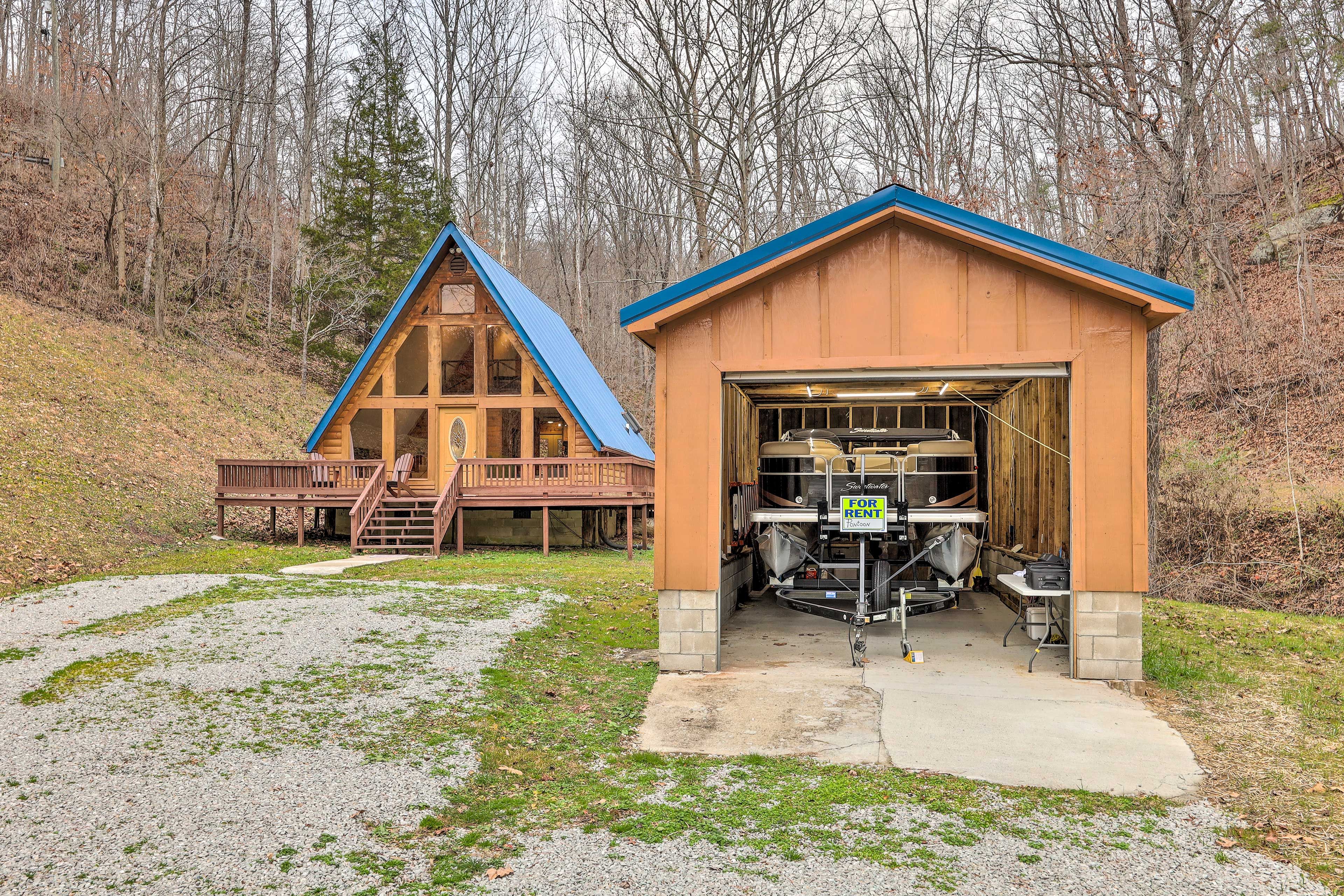 Parking | Gravel Driveway (4 Vehicles)