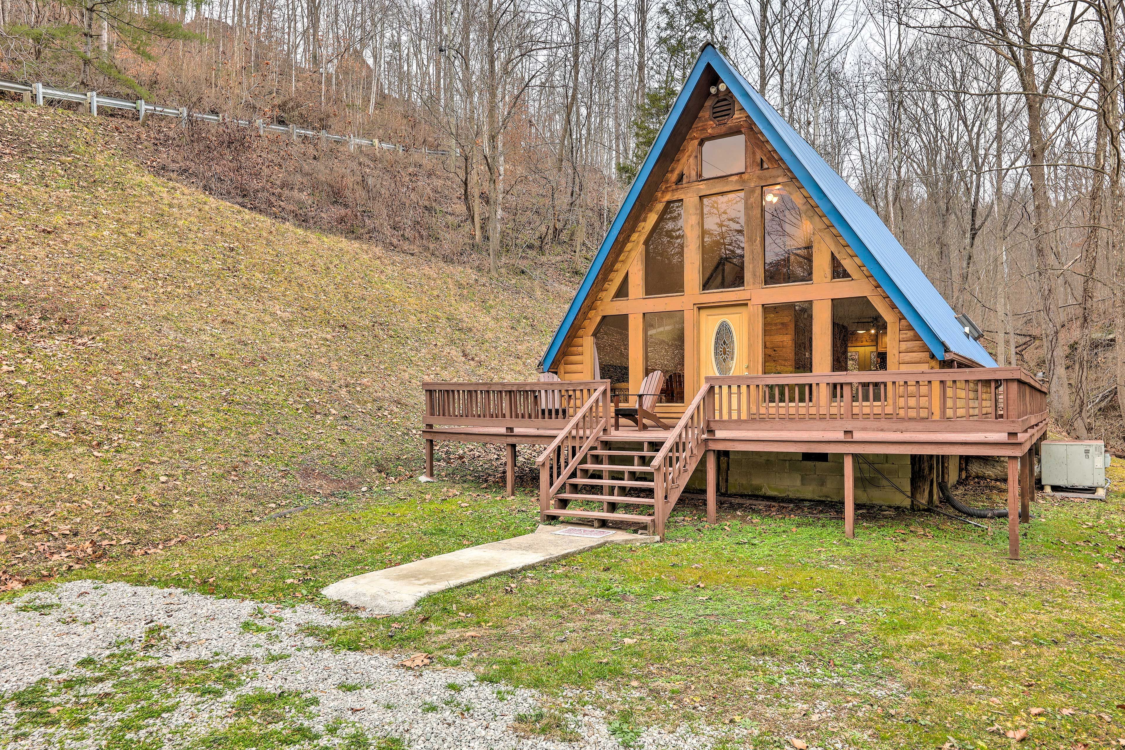 Exterior | Bedroom/Full Bathroom on 1st Floor | Central Air Conditioning