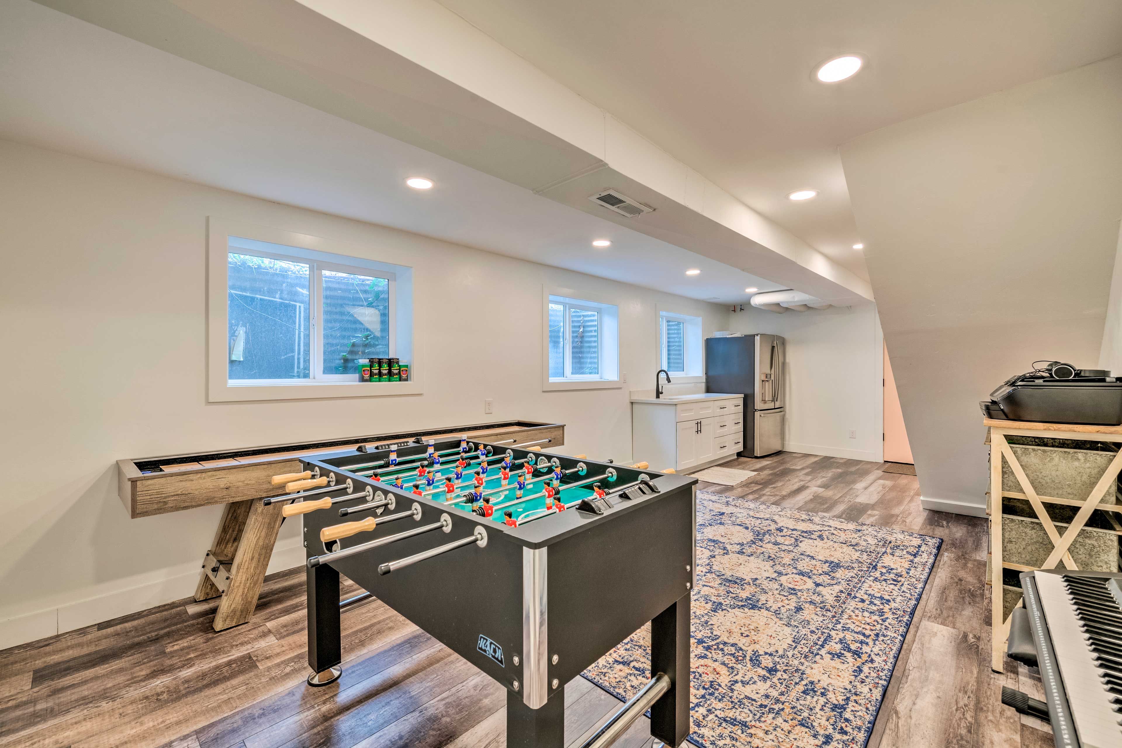 Game Room | Wet Bar | Refrigerator | Foosball Table | Shuffleboard
