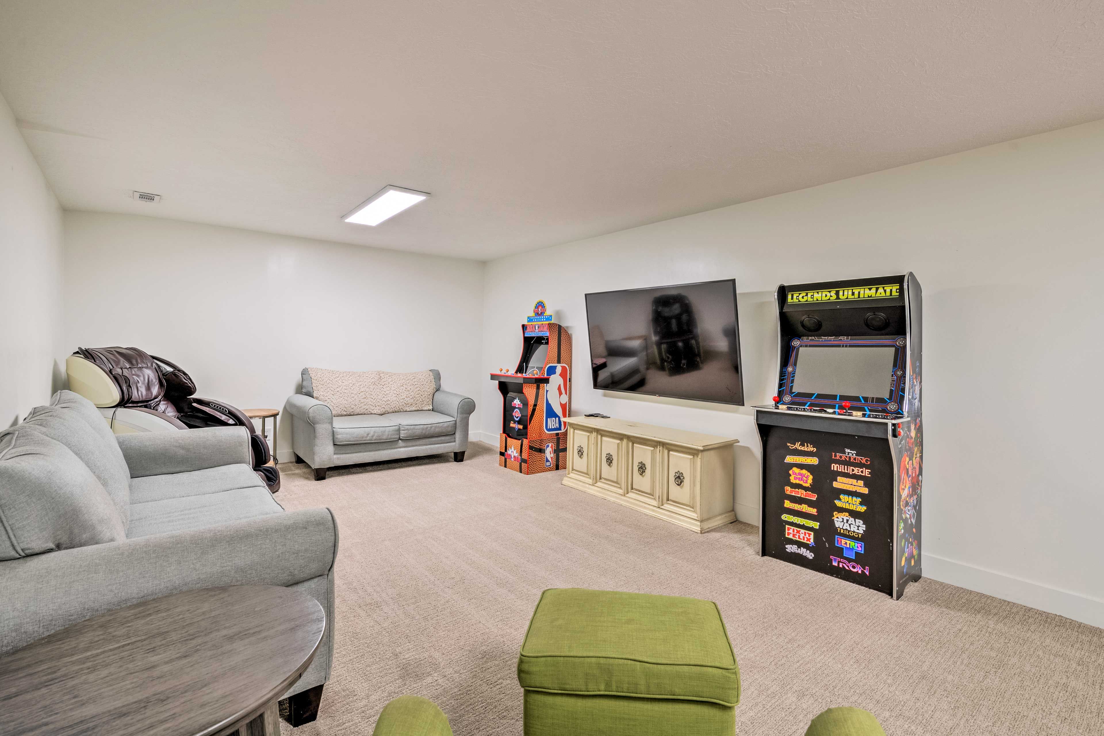 Game Room | Lower Level | Arcade Games | Smart TV | Board Games & Books