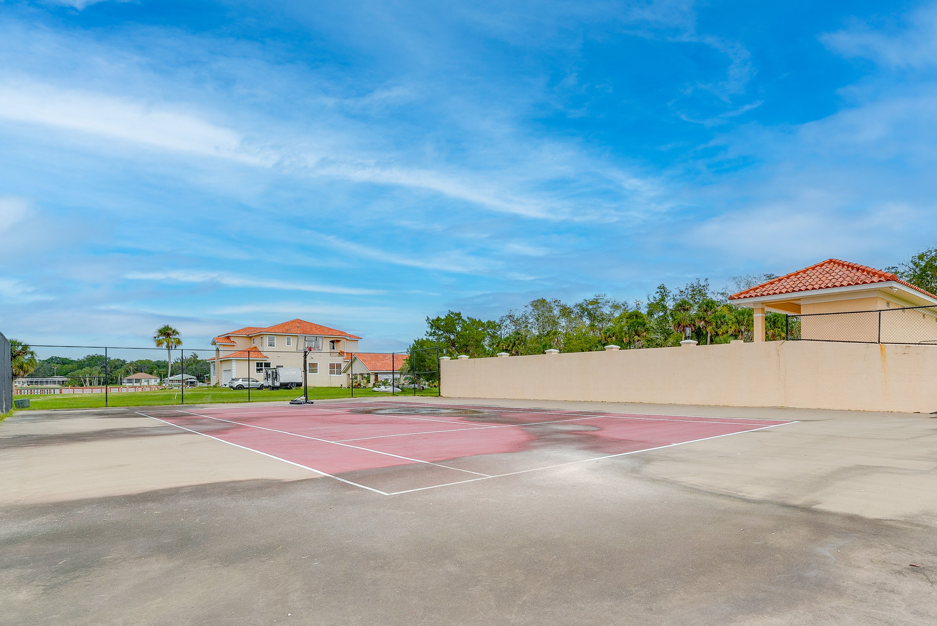 Community Amenities | Basketball Court