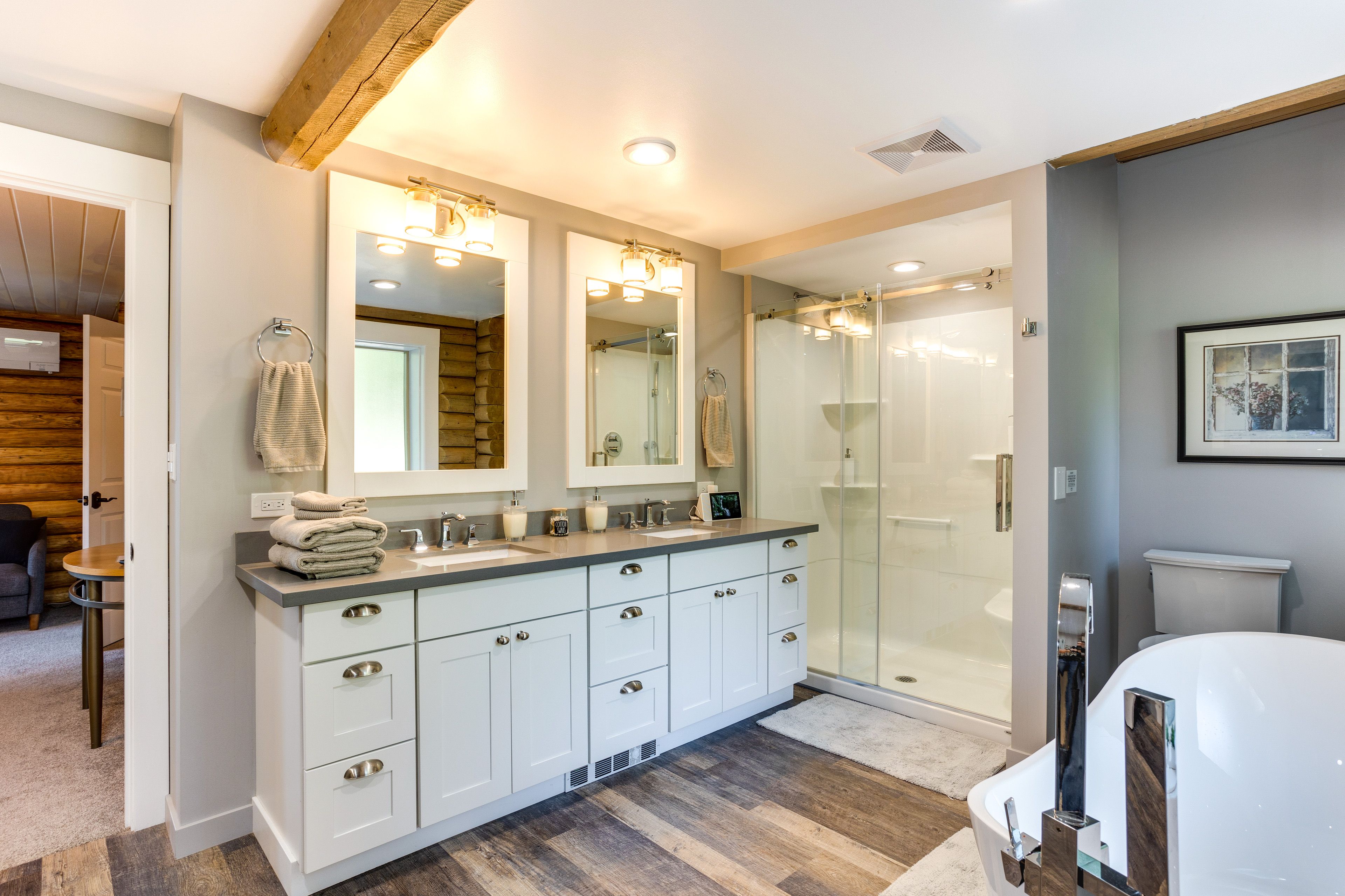 Full Bathroom | Soaking Tub | In-Unit Laundry