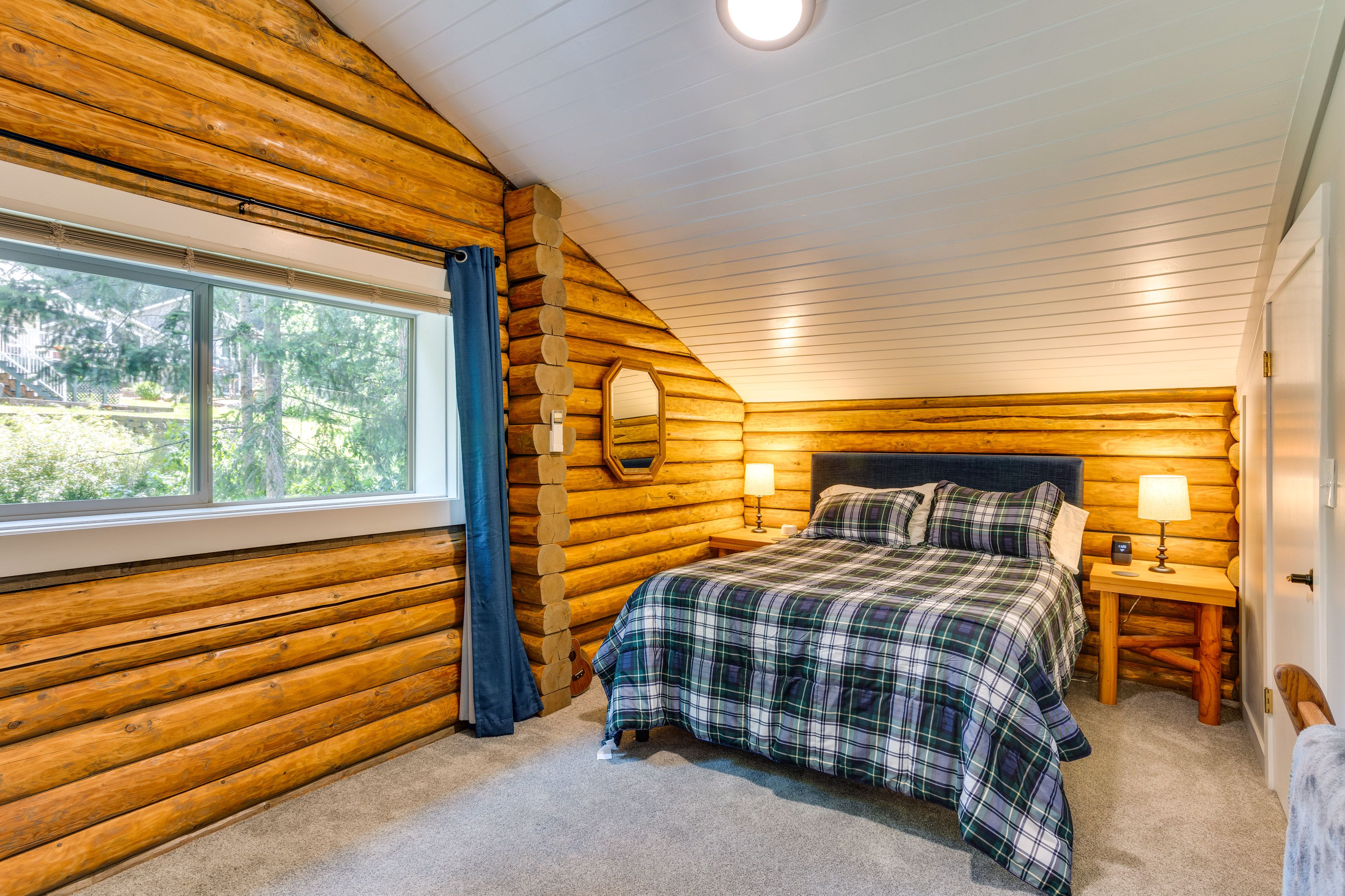 Bedroom 2 | Queen Bed | 1st Floor