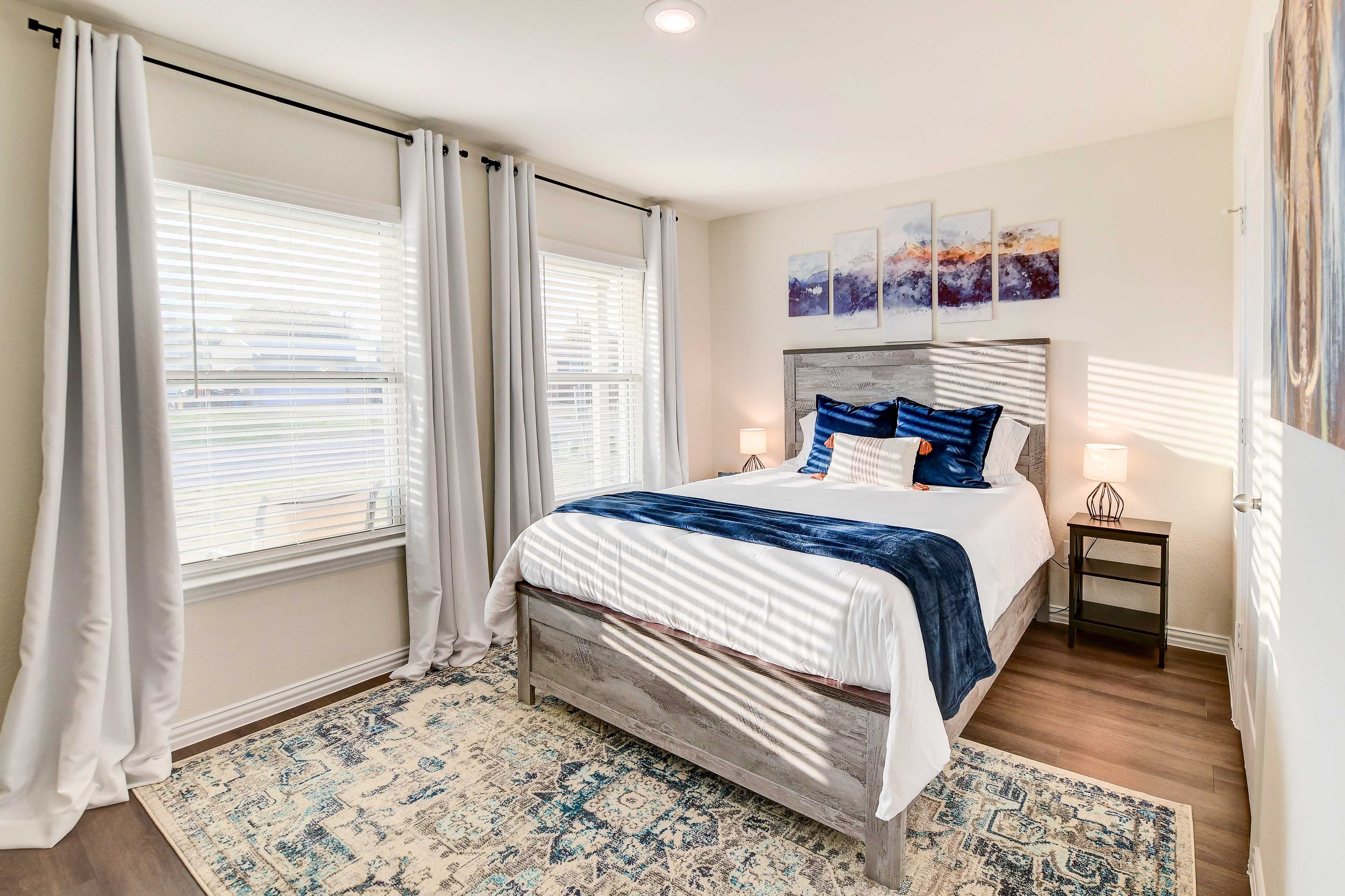Bedroom 2 | Queen Bed