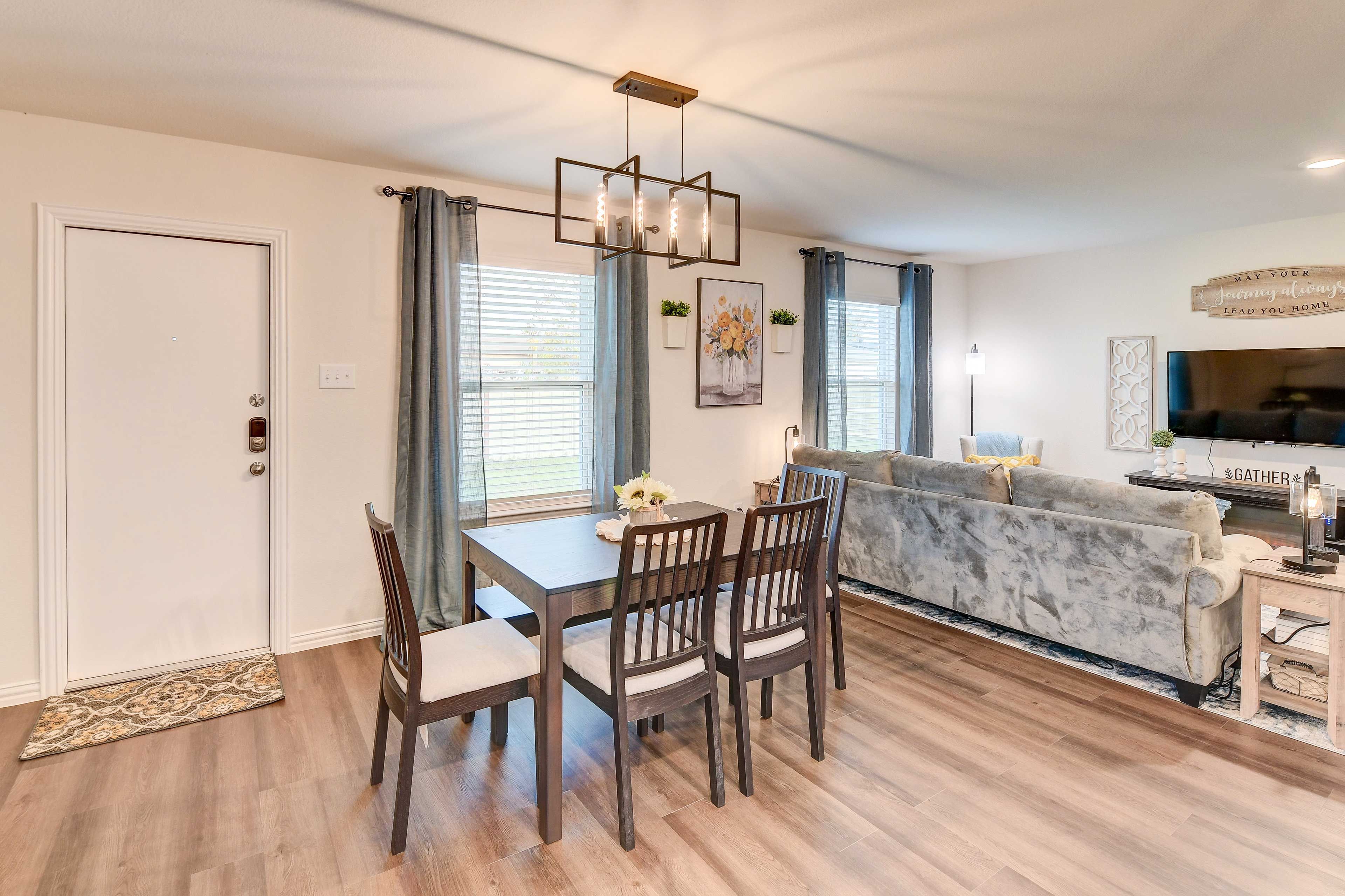 Dining Room | Open Floor Plan
