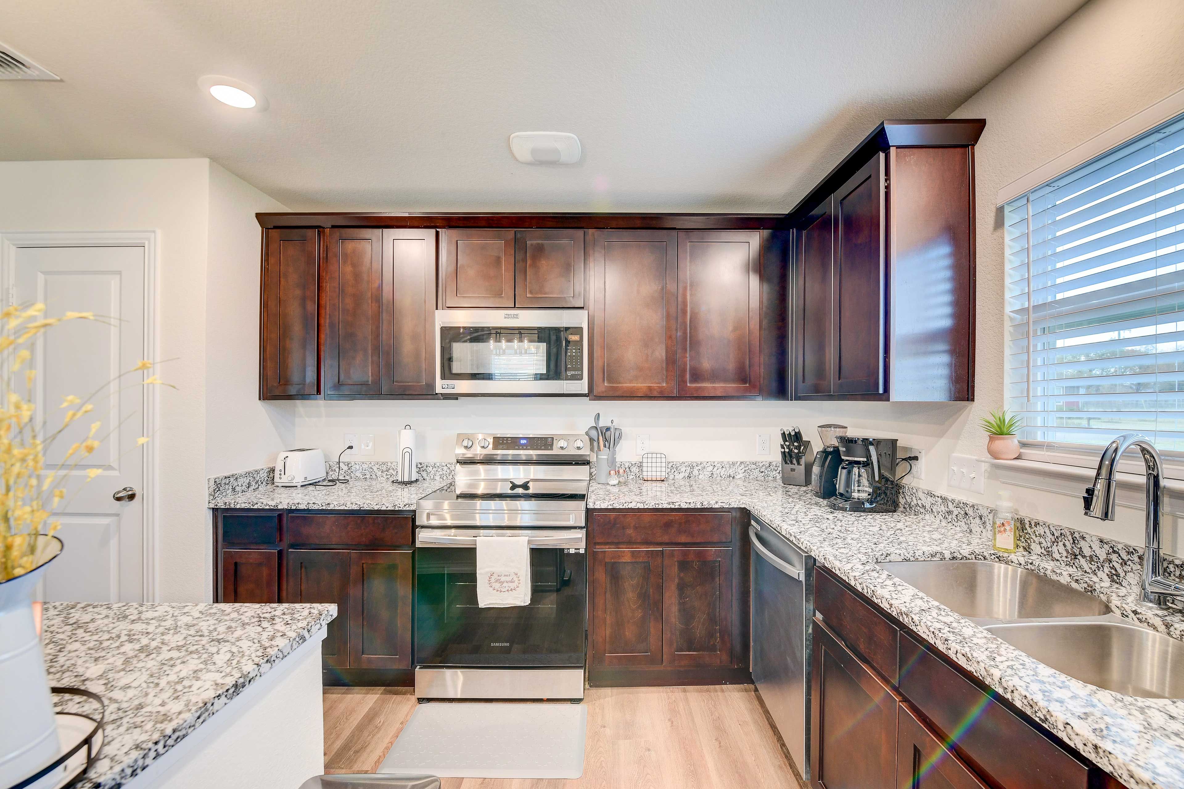 Kitchen | Toaster | Dishware & Flatware