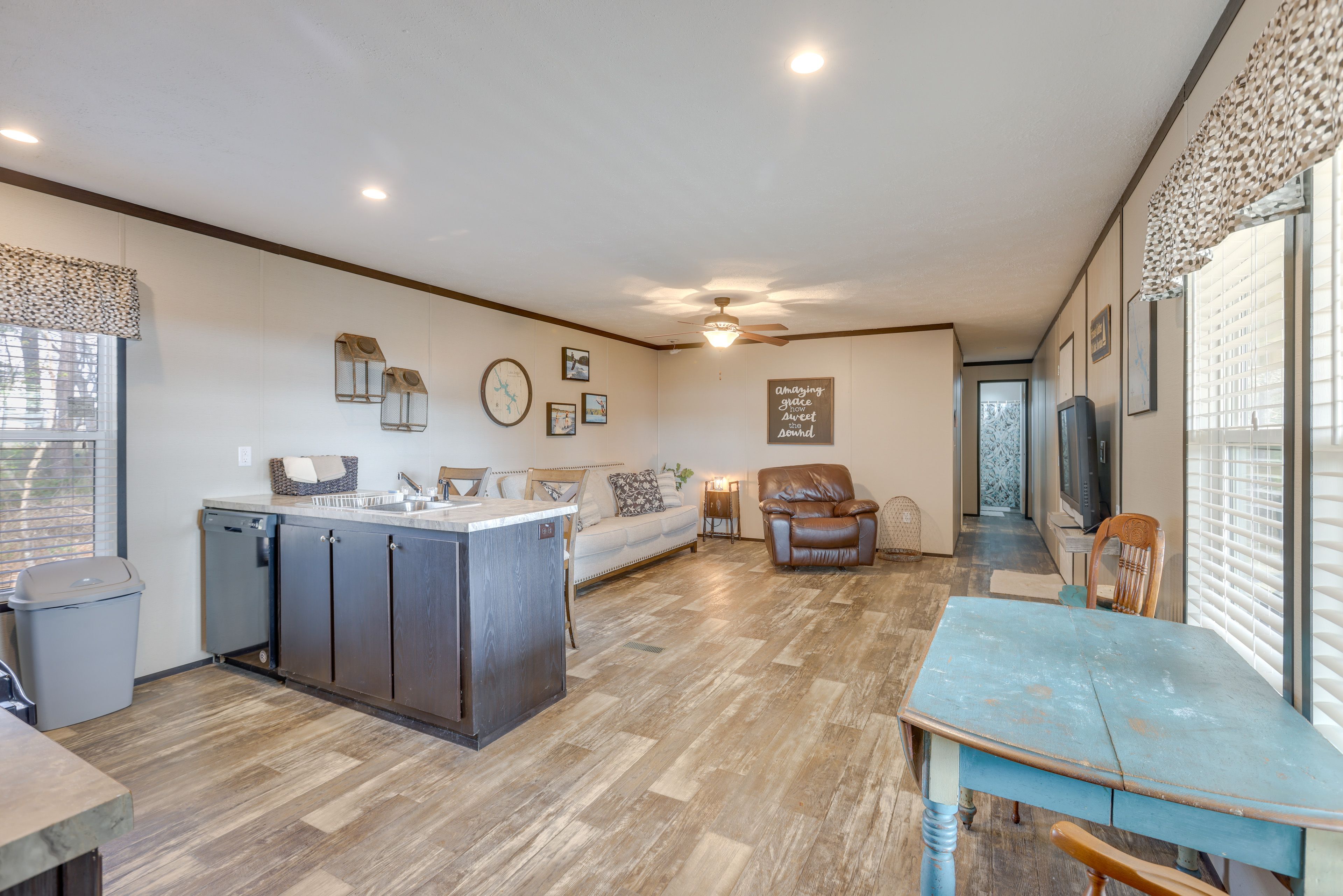 Living Room | Smart TV | Central Air Conditioning | Ceiling Fans | Free WiFi