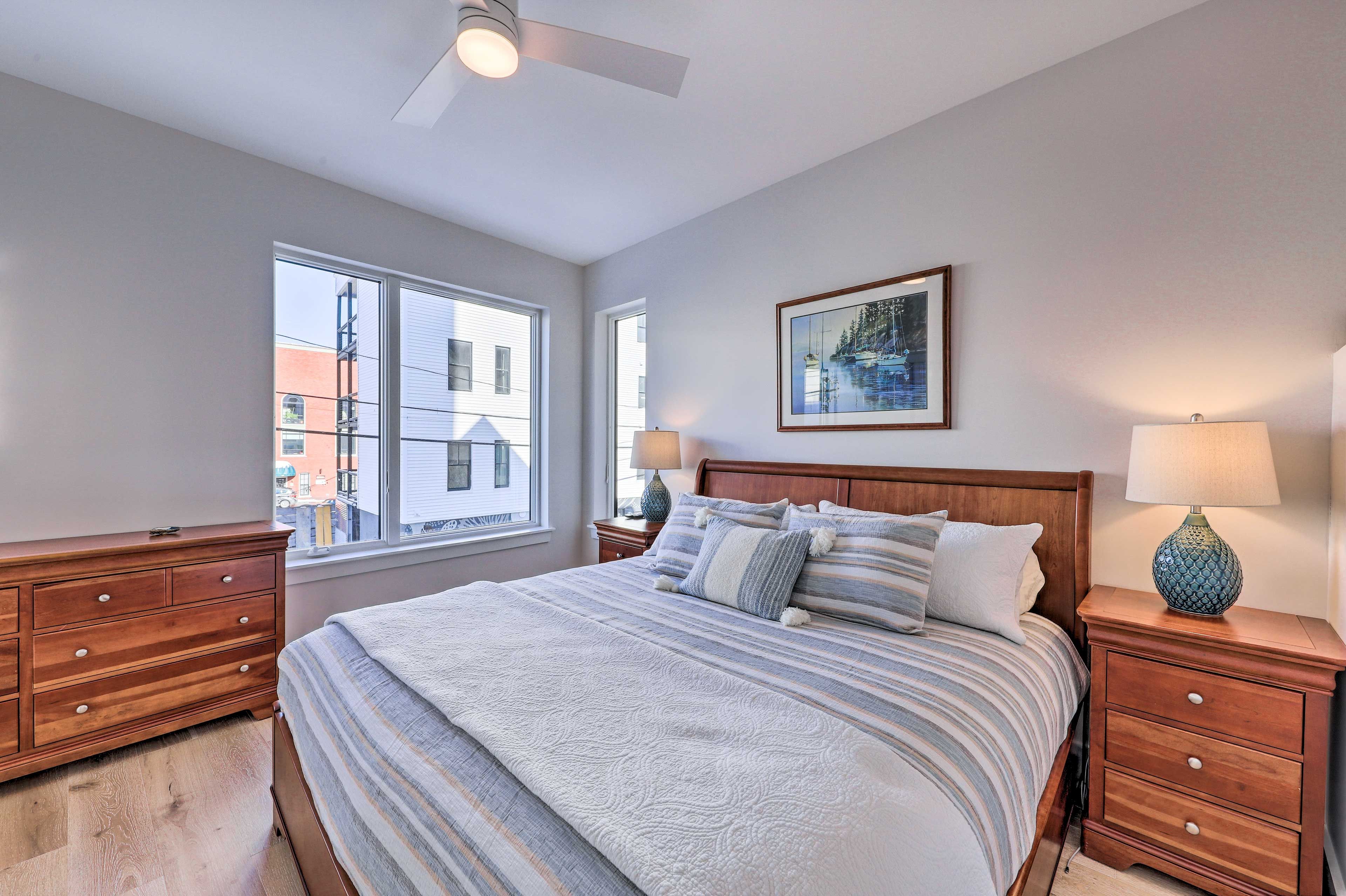 Bedroom 1 | King Bed | En-Suite Bathroom | Smart TV | 2nd Floor