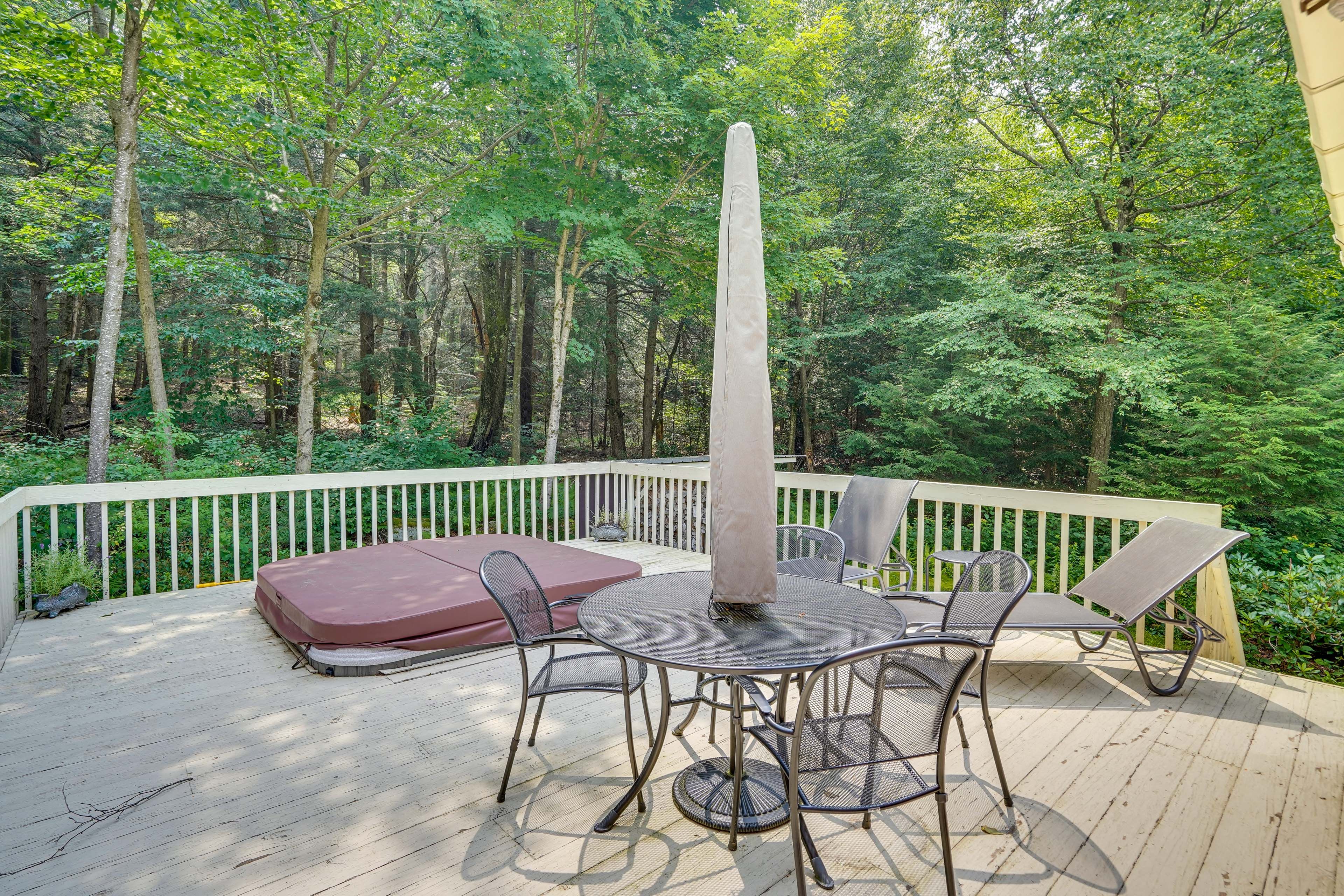 Deck | 2nd Floor | Private Seasonal Hot Tub | Outdoor Dining Area