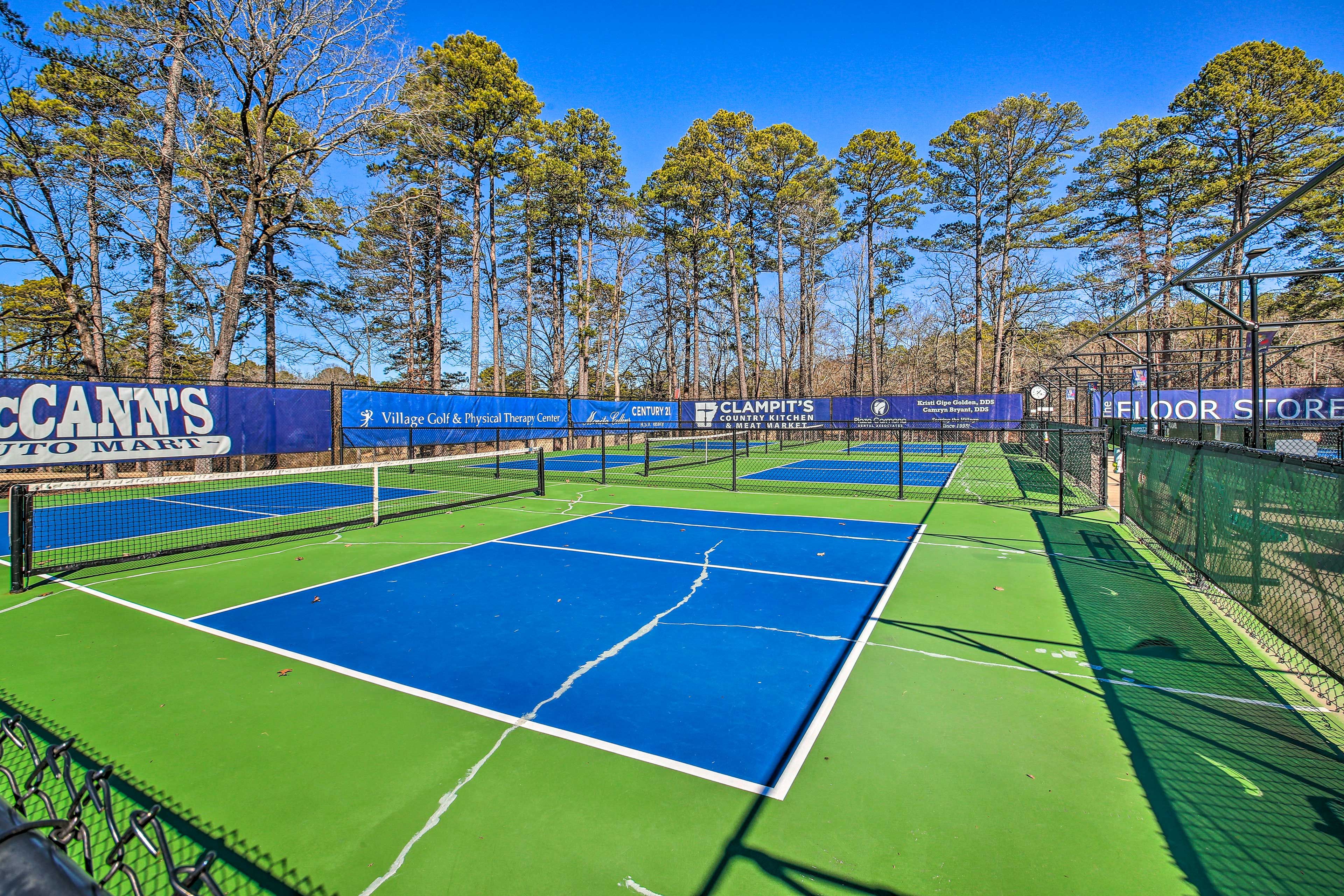 Community Amenities (w/ Additional On-Site Fee)