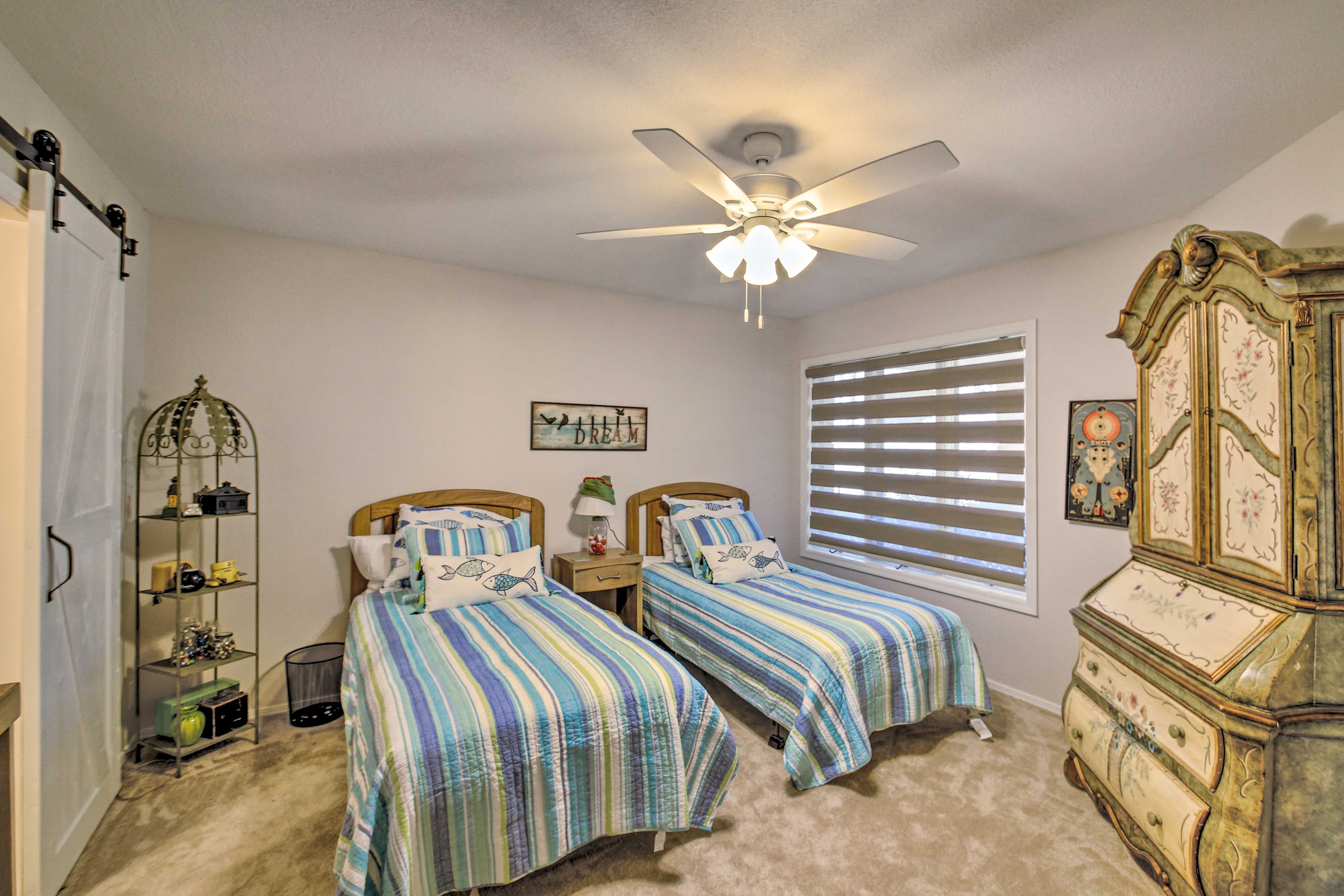 Bedroom 2 | 2 Twin Beds | En-Suite Bathroom