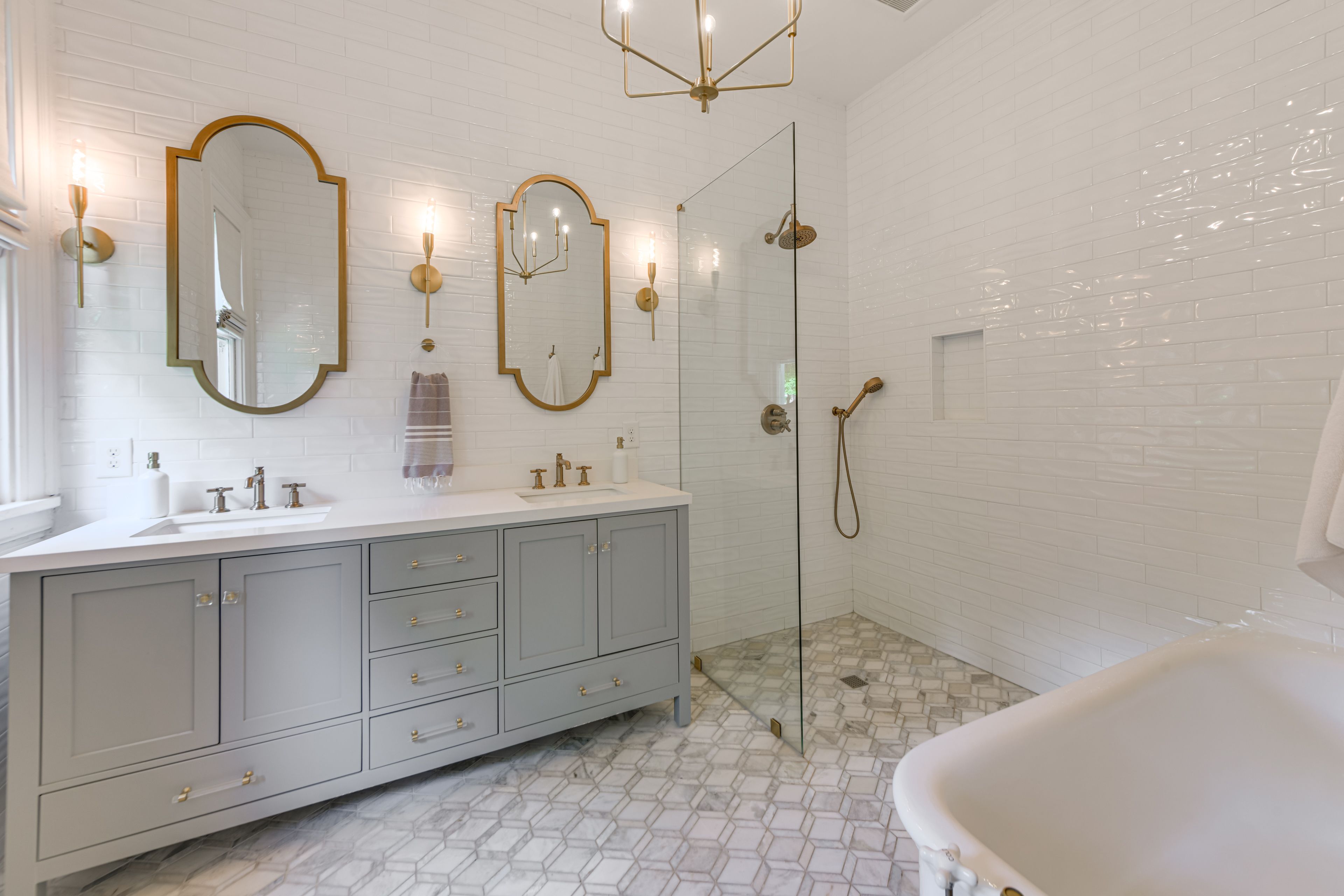 En-Suite Bathroom | 1st Floor | Complimentary Toiletries | Towels Provided